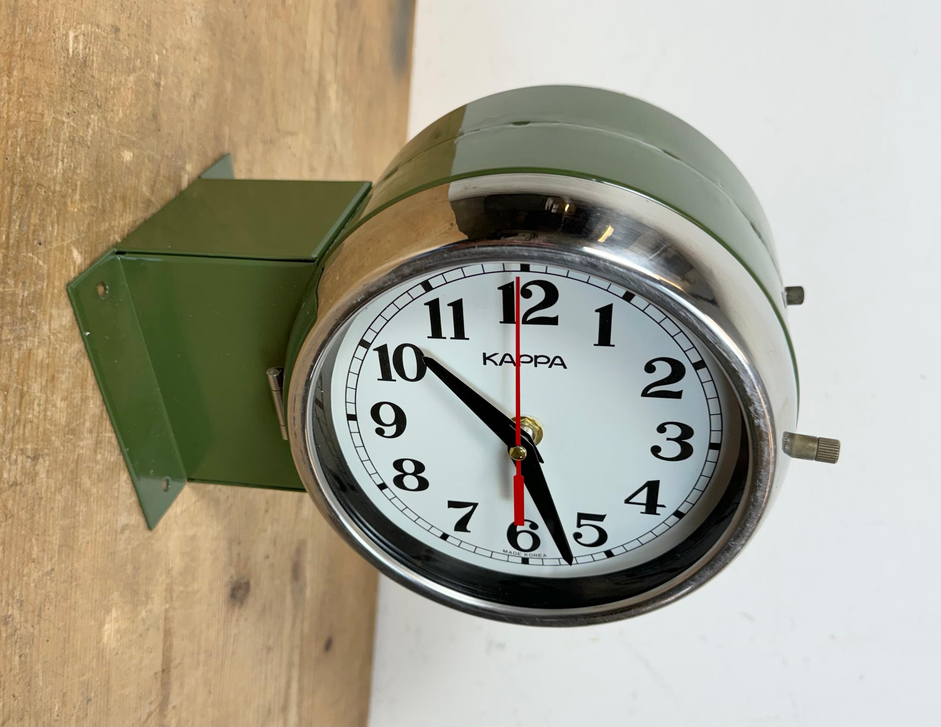 Vieille horloge murale Kappa Maritime verte à double face, années 1980 en vente 4