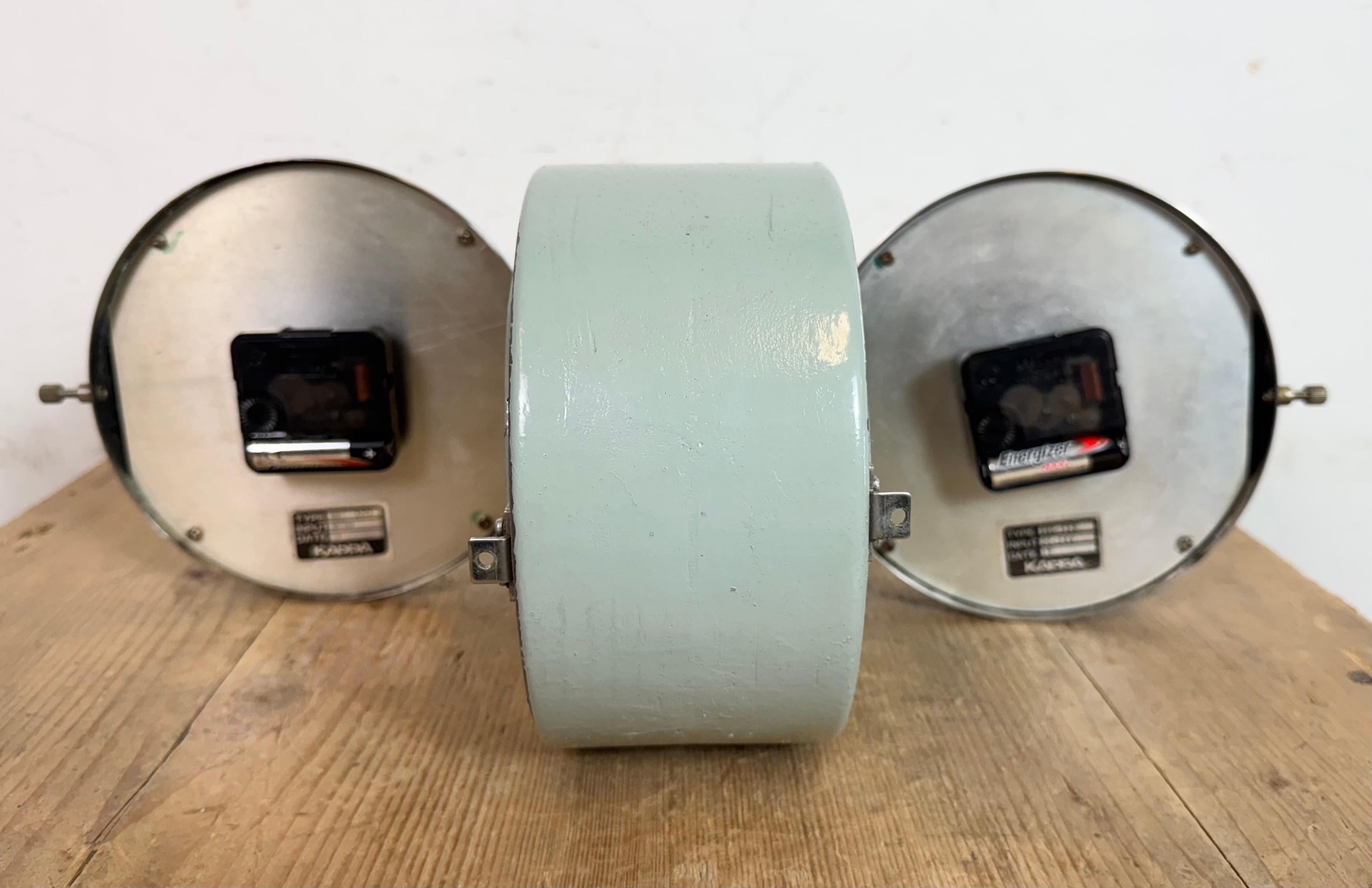 Vieille horloge murale Kappa Maritime verte à double face, années 1980 en vente 3