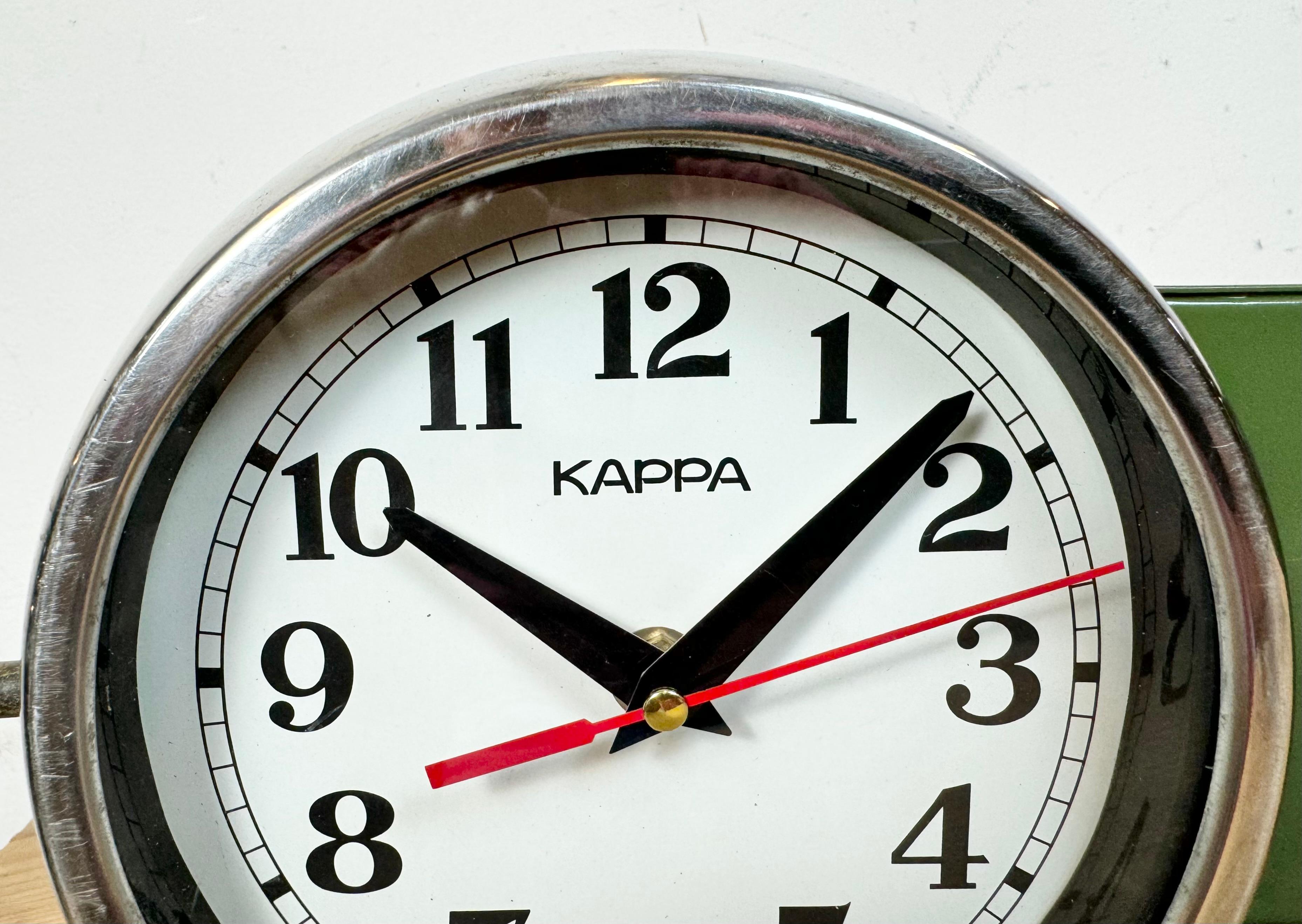 Vieille horloge murale Kappa Maritime verte à double face, années 1980 en vente 7