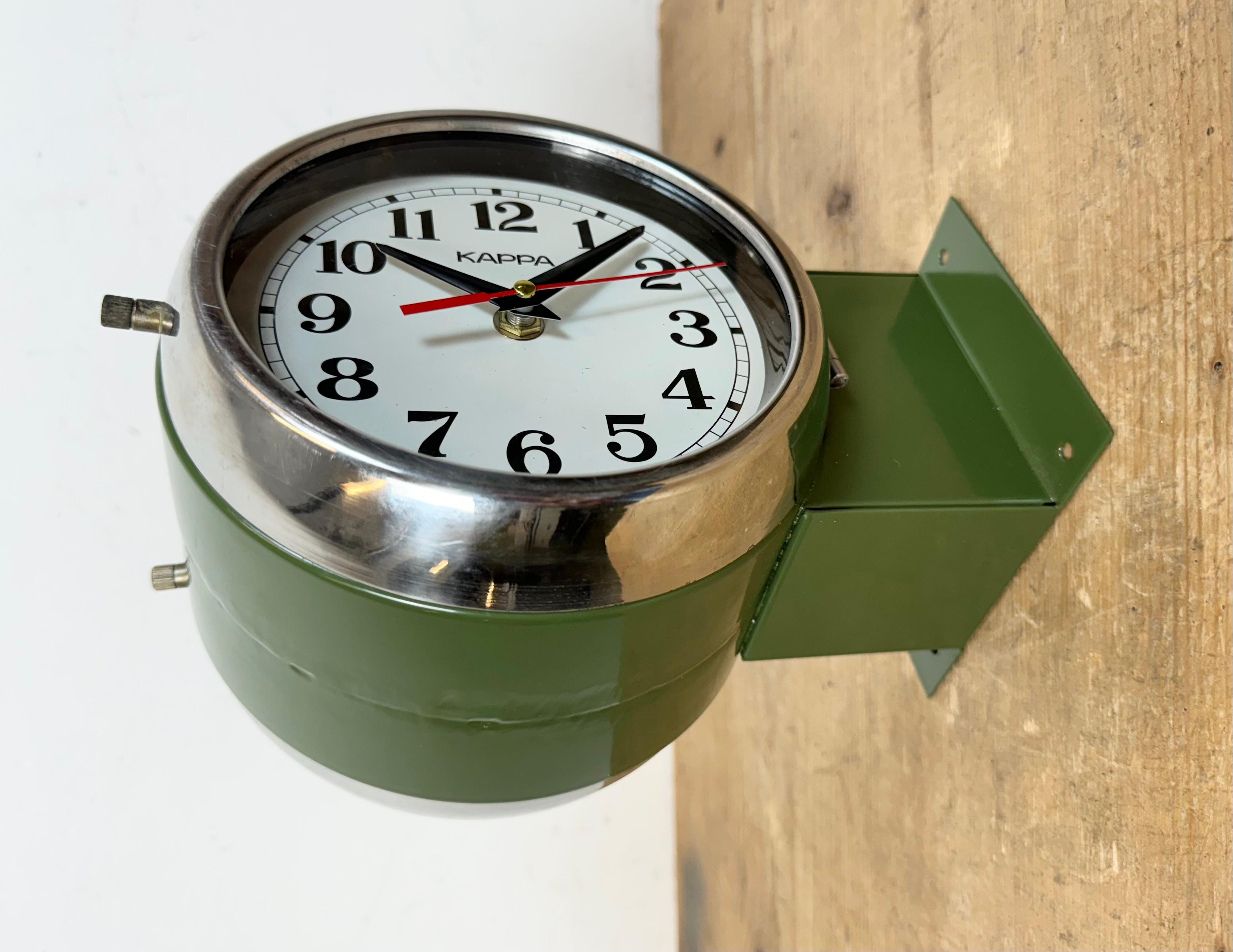 Vieille horloge murale Kappa Maritime verte à double face, années 1980 en vente 3