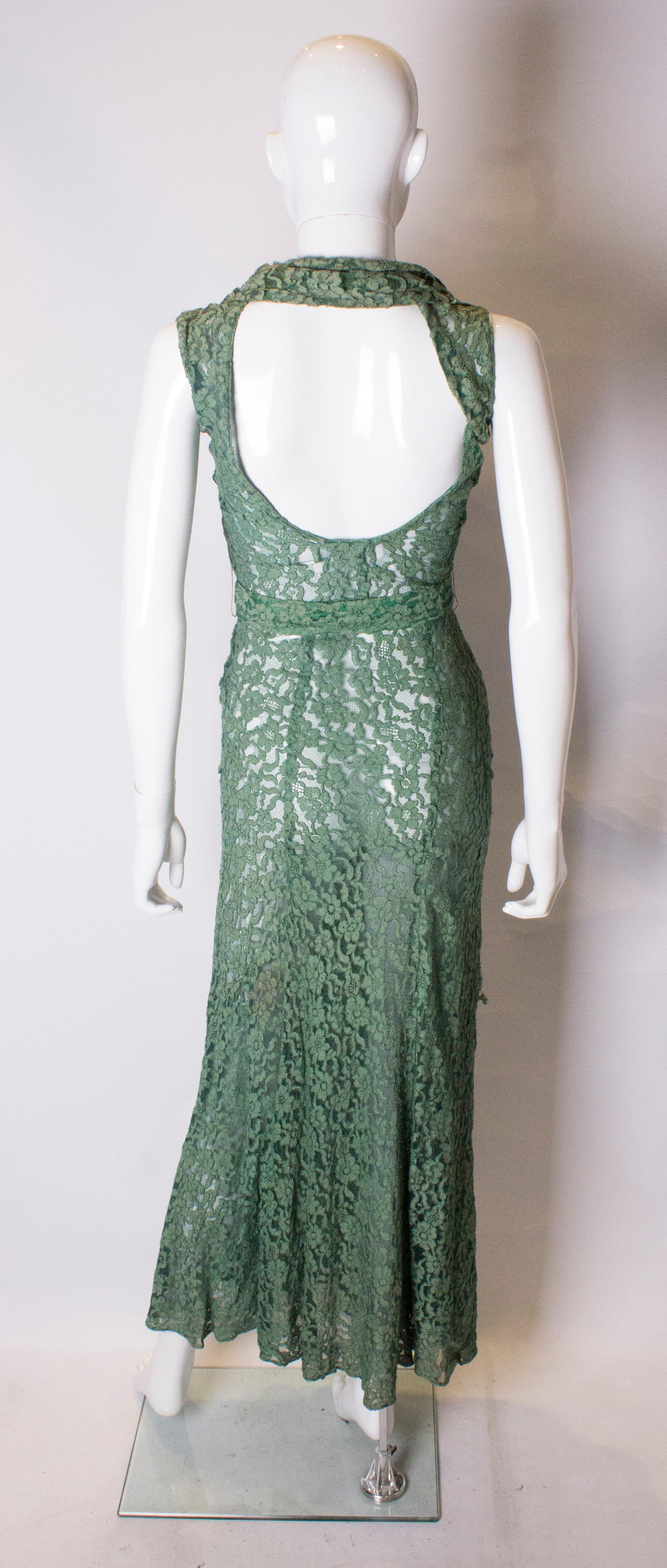 Vintage Green Lace 1920s Gown In Good Condition For Sale In London, GB