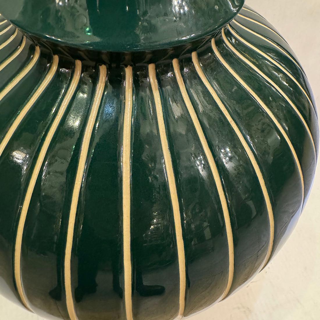 Grüne Vintage-Lampe (Mitte des 20. Jahrhunderts) im Angebot