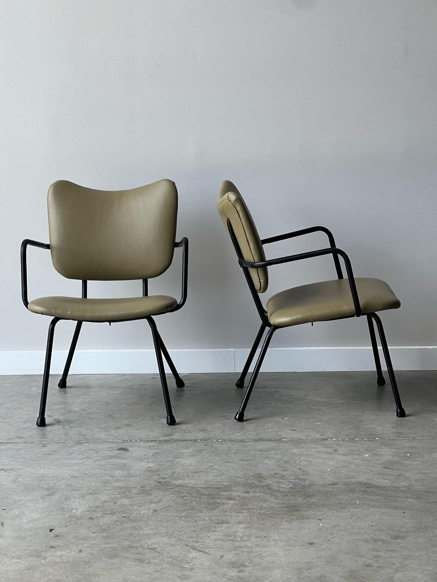 Vintage Green Leather Armchairs - a Pair In Good Condition For Sale In Raleigh, NC