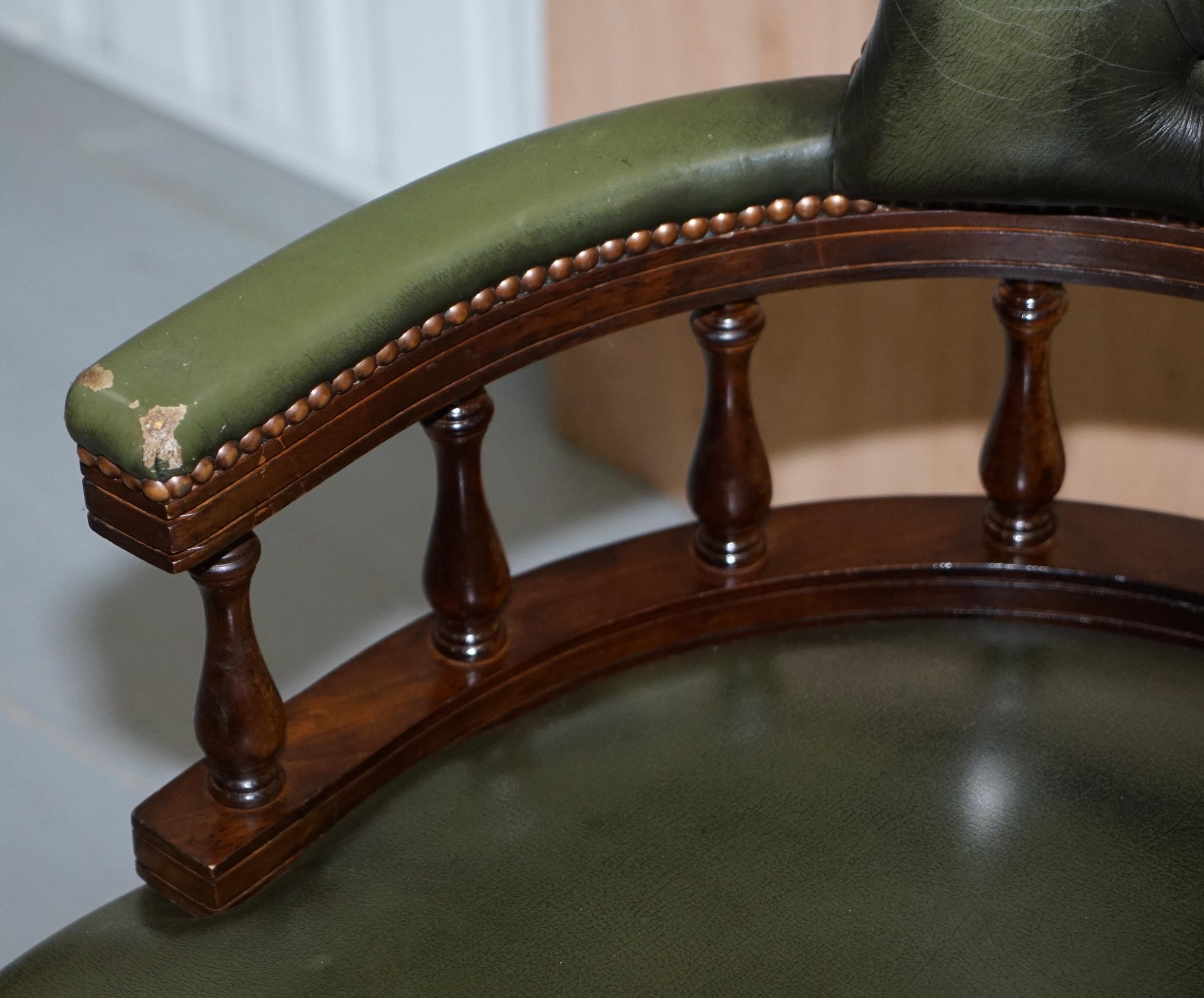 Vintage Green Leather Chesterfield Regency Style Captains Directors Office Chair In Good Condition In West Sussex, Pulborough