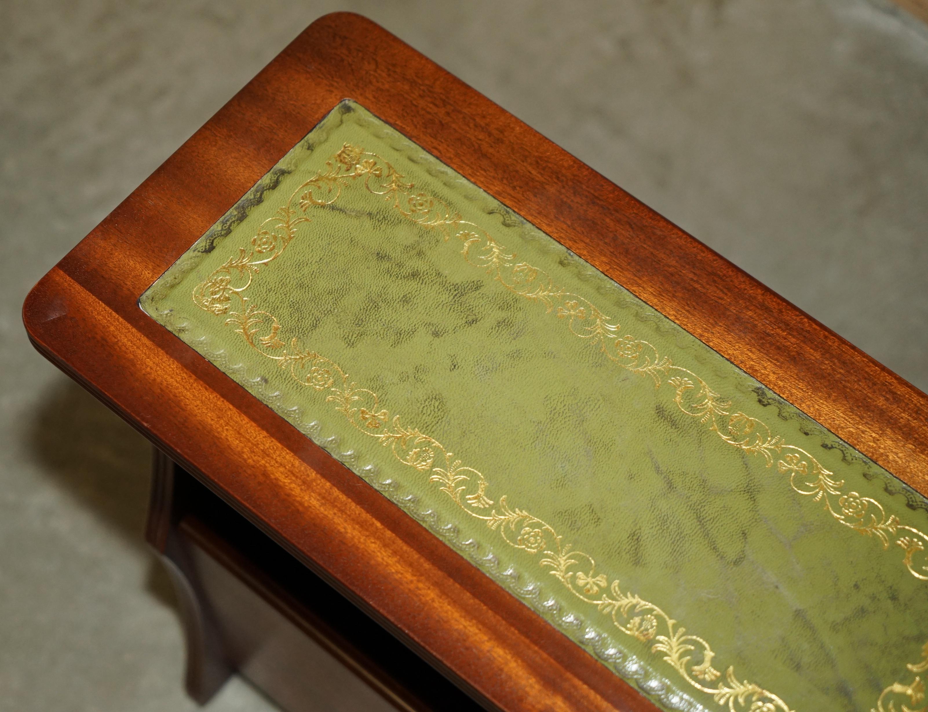 English ViNTAGE GREEN LEATHER & FLAMED HARDWOOD SIDE END WINE TABLE MAGAZINE RACK For Sale