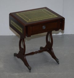 Table d'extrémité d'appoint vintage en cuir vert et feuille d'or avec plateau extensible Great Games Table