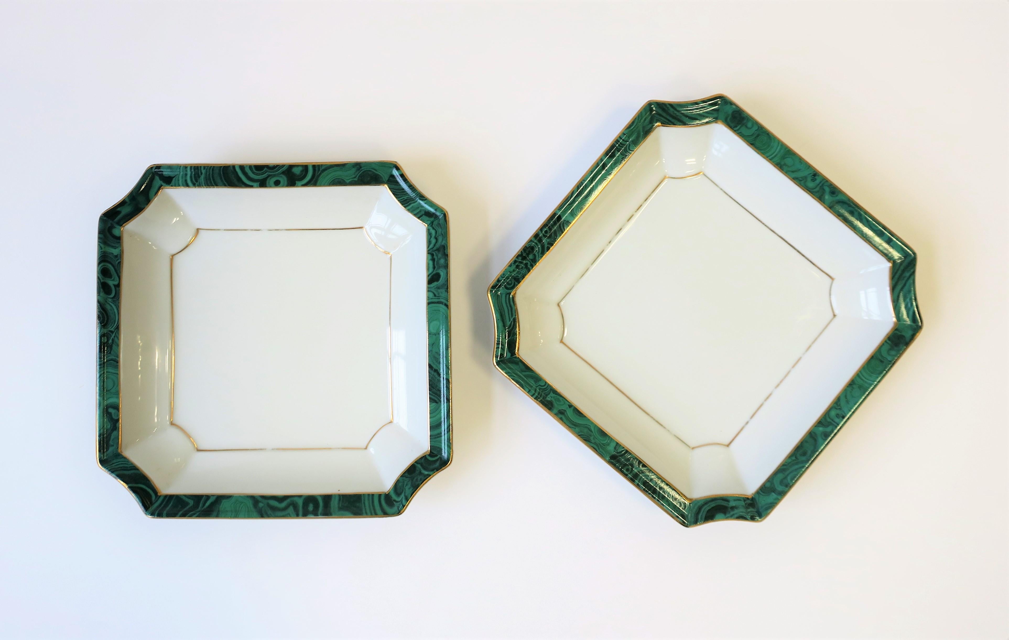 Hollywood Regency Green Malachite and Gold Entertaining Serving Bowls, ca. 1980s, Pair