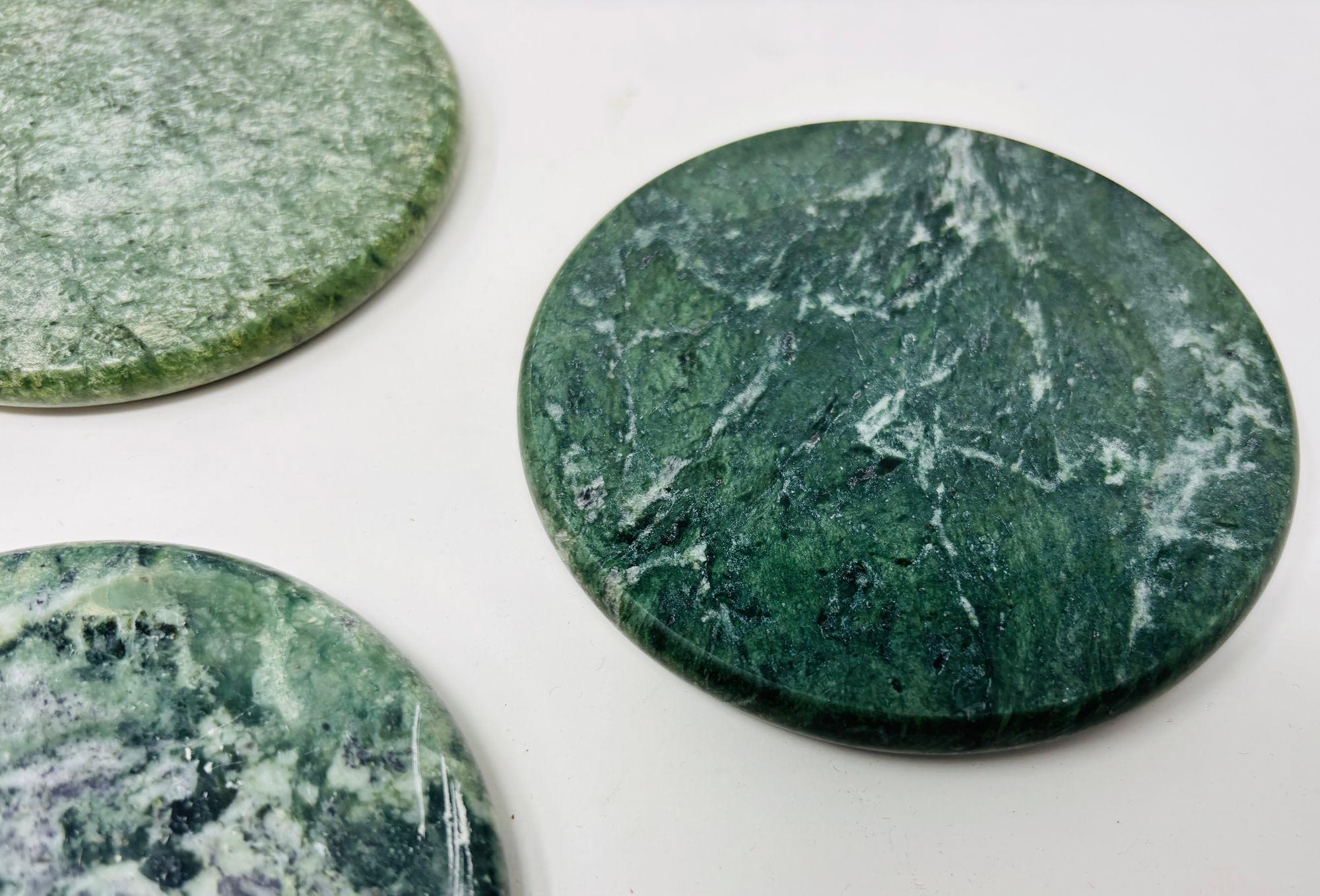 Fait main Vintage Green Marble Coasters Set 5 Pieces Handmade in Italy Collectible 1970 en vente