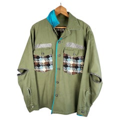 Veste militaire verte vintage J Dauphin en tweed avec col en soie turquoise et chaîne en argent