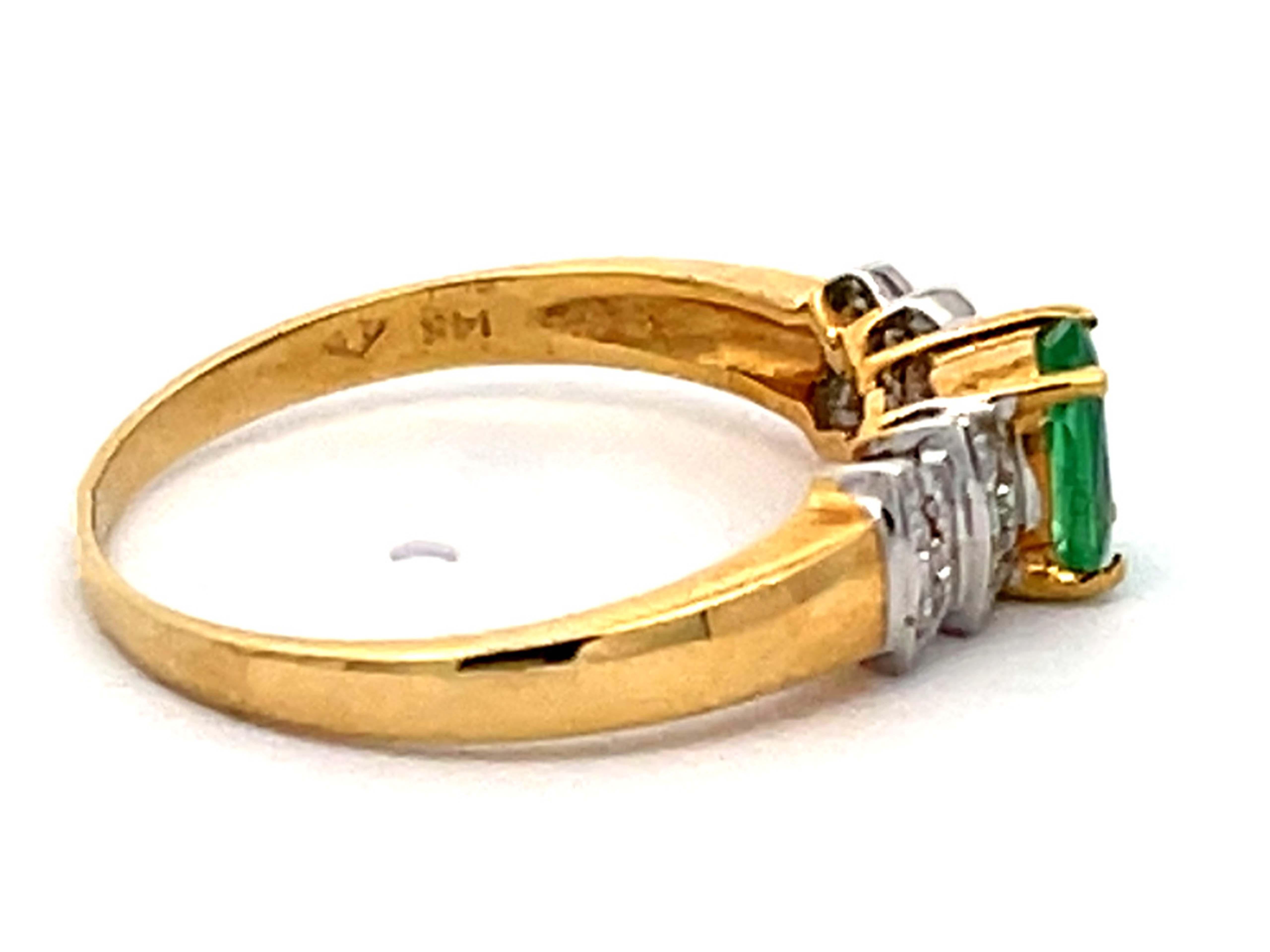 Vintage Green Oval Emerald and Diamond Ring in 14k Yellow Gold In Excellent Condition For Sale In Honolulu, HI