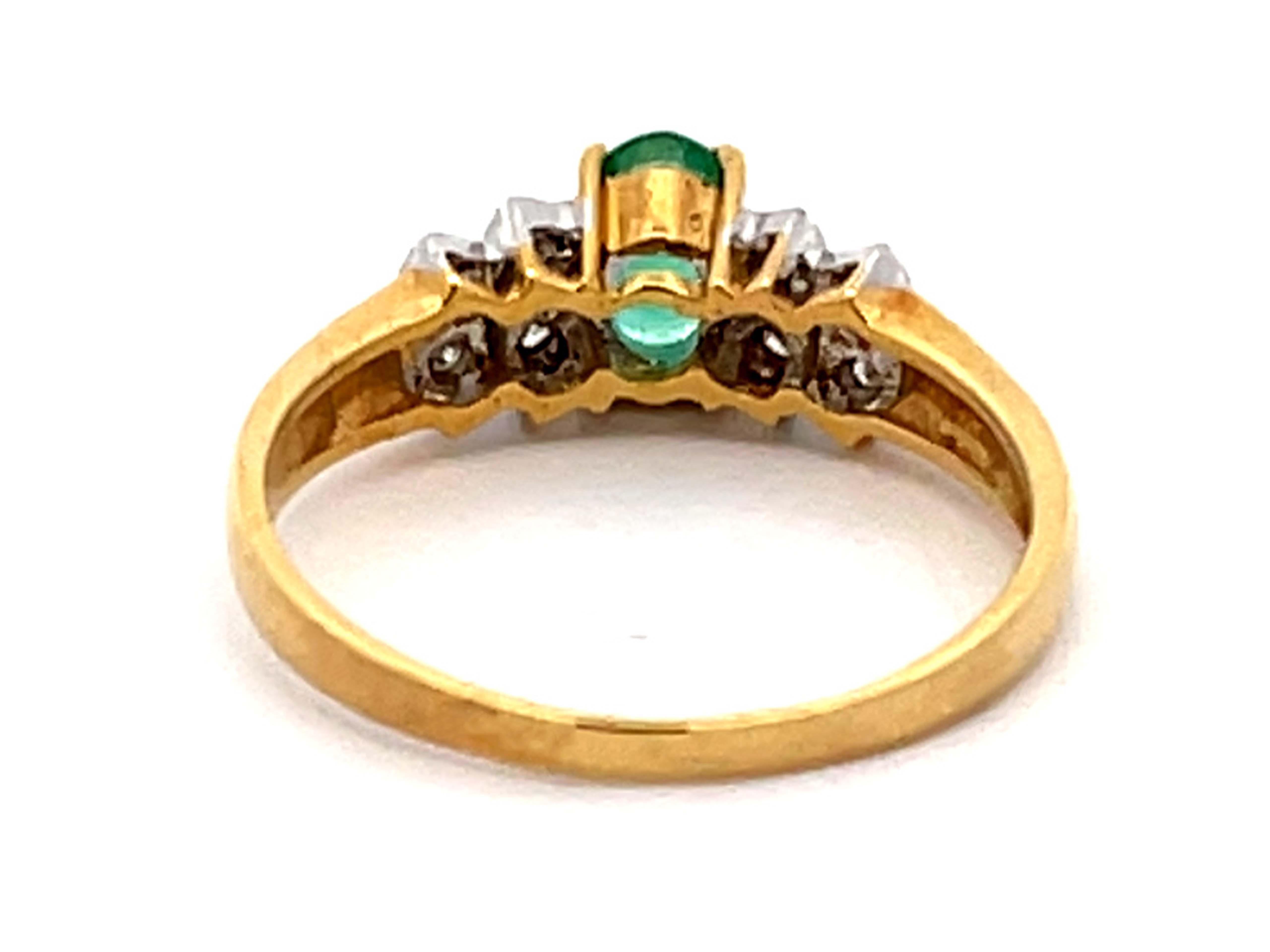 Vintage Green Oval Emerald and Diamond Ring in 14k Yellow Gold For Sale 1