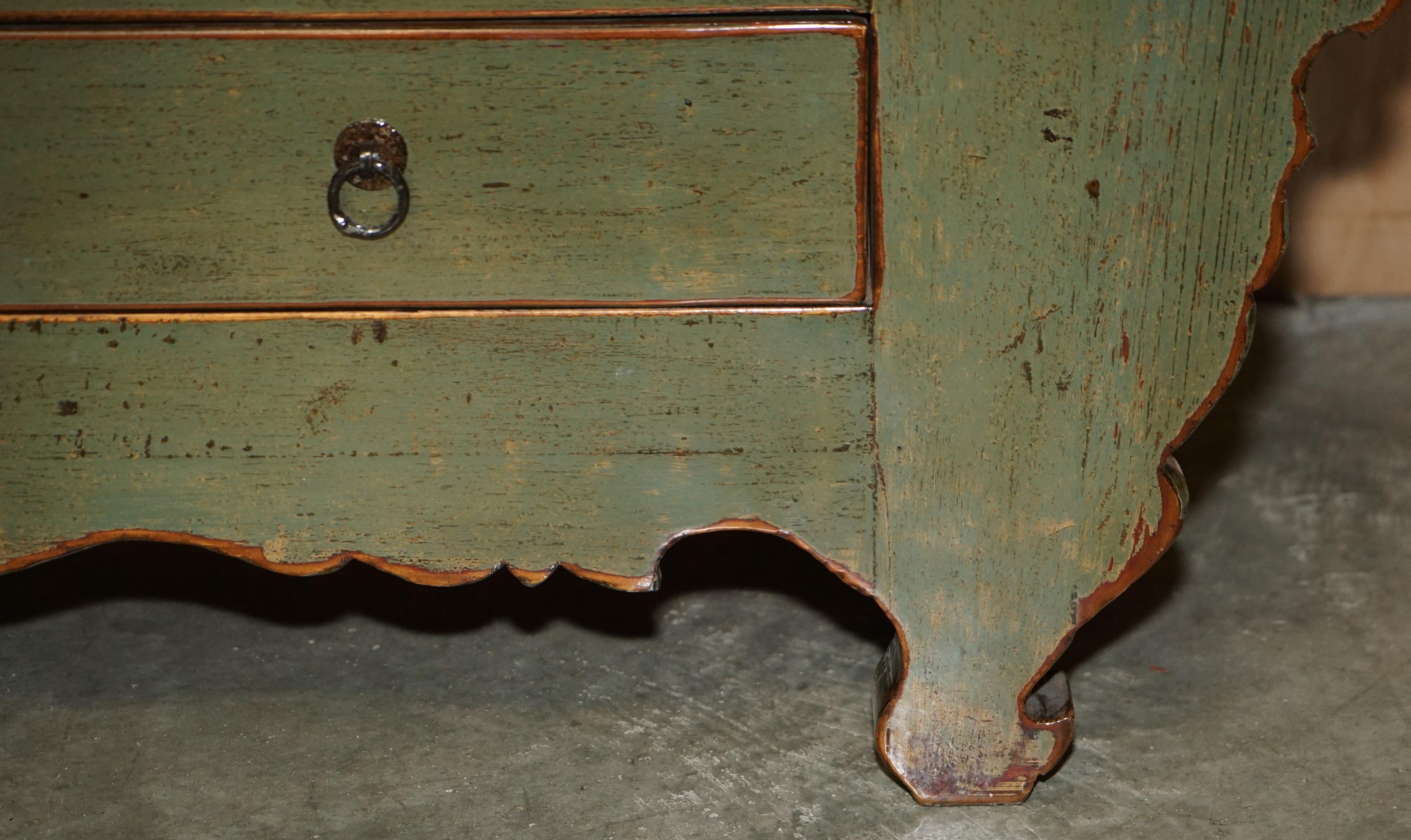Wood ViNTAGE GREEN PAINTED & LACQUERED ORIENTAL LOW SIDEBOARD WINDOW SEAT MEDIA STAND For Sale
