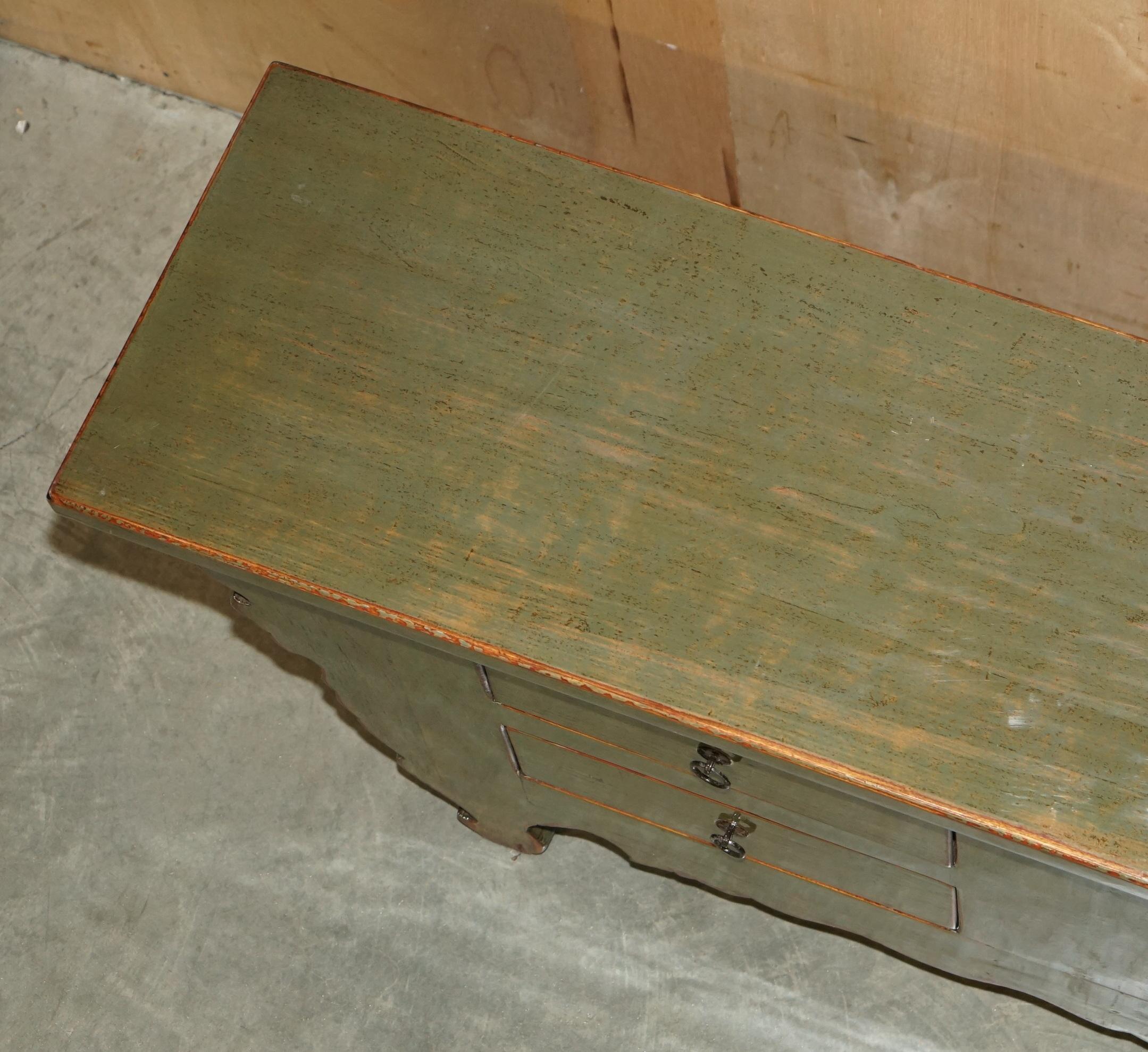 ViNTAGE GREEN PAINTED & LACQUERED ORIENTAL LOW SIDEBOARD WINDOW SEAT MEDIA STAND For Sale 2