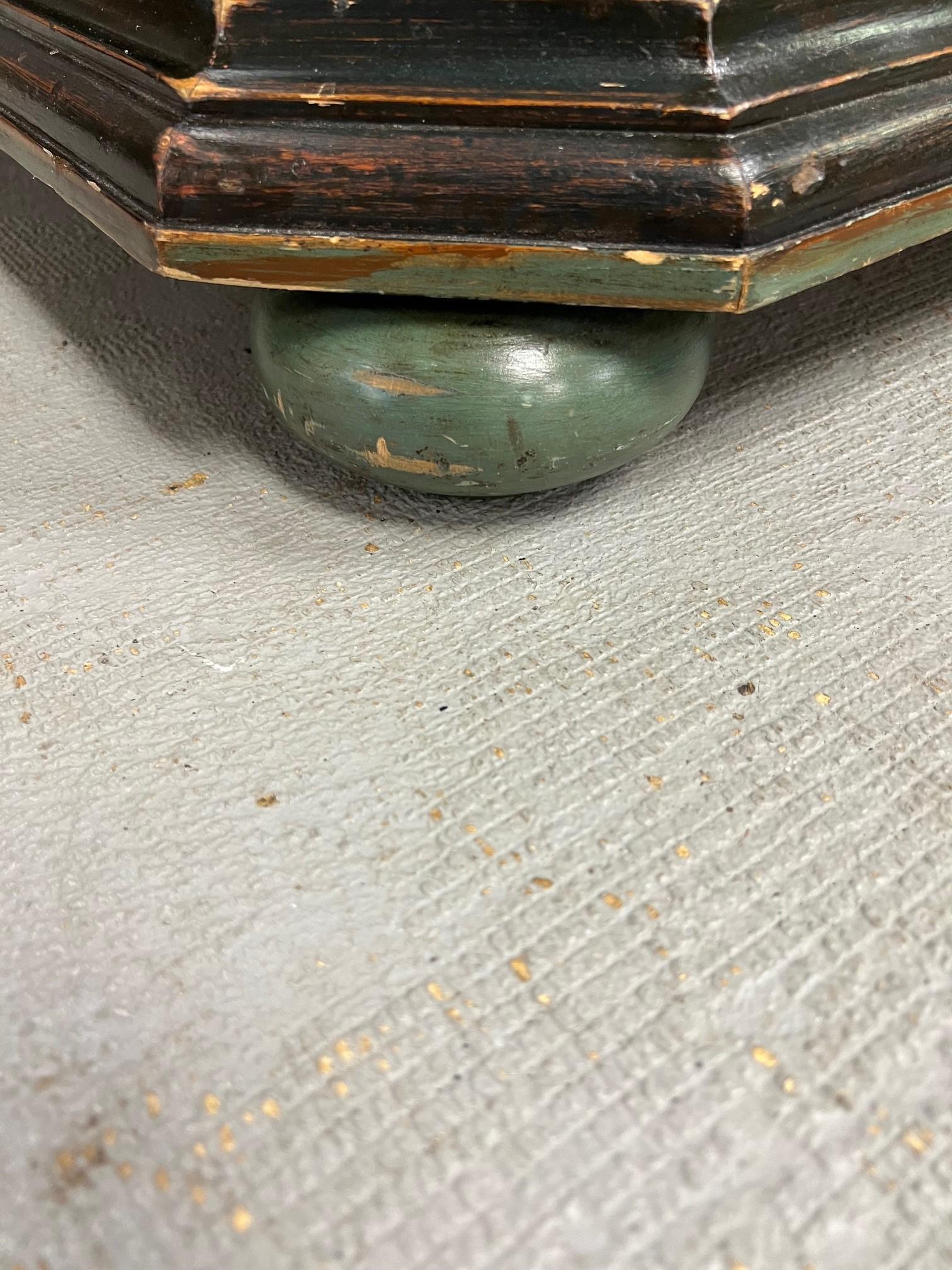Comò o cassettiera d'epoca a tre cassetti dipinti di verde Made In Italy in vendita 7