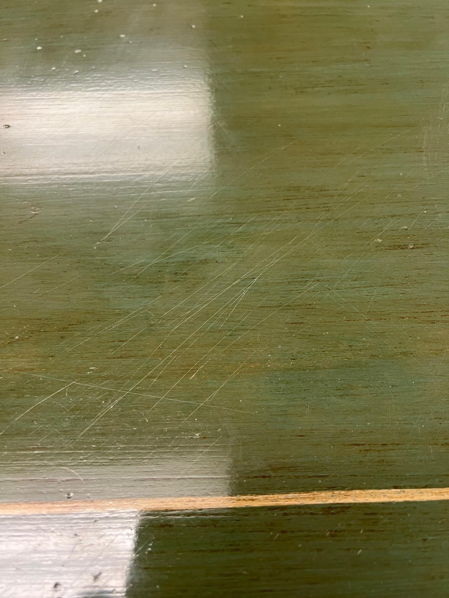 Comò o cassettiera d'epoca a tre cassetti dipinti di verde Made In Italy in vendita 11