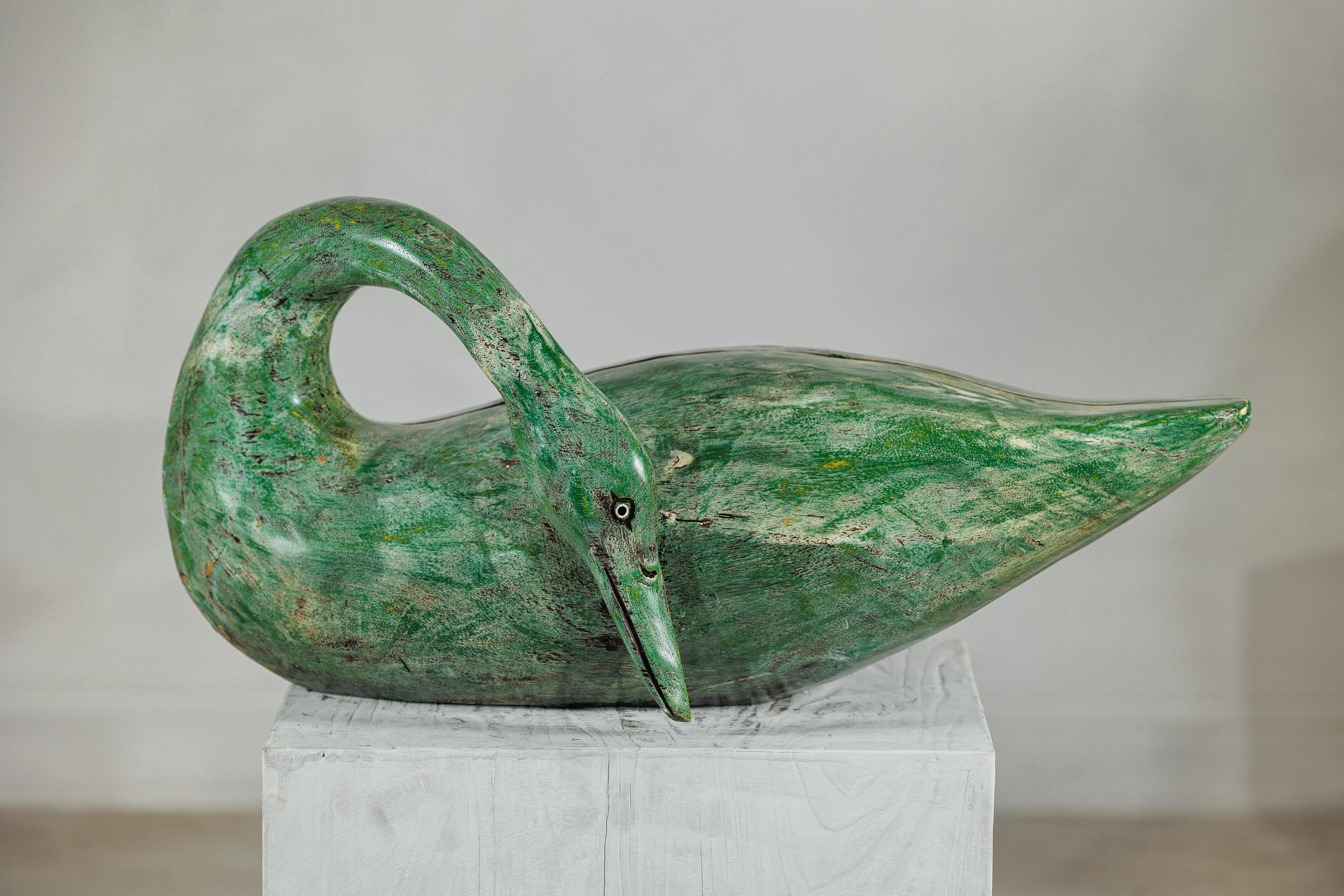 Cigno vintage in legno dipinto di verde con collo curvo intagliato in vendita 8