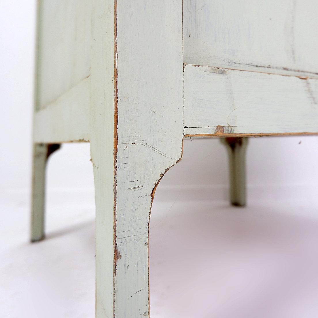 Vintage Grün patiniert Holz Pedestal Schrank Storage Stand im Angebot 3
