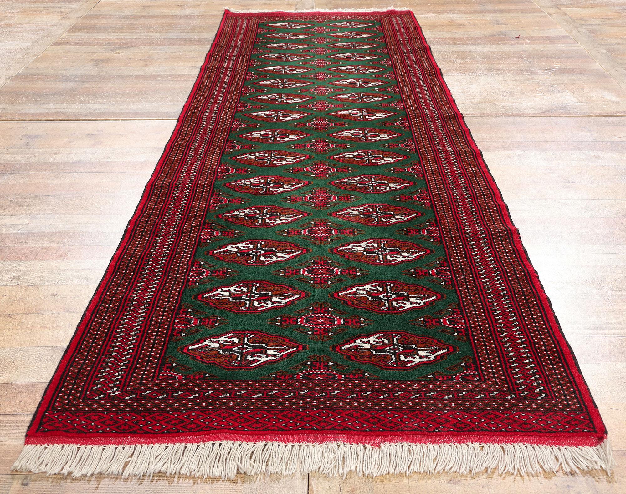 Grüner persischer Turkoman Tekke-Teppich im Vintage-Stil, 03'04 x 12'03 (Wolle) im Angebot