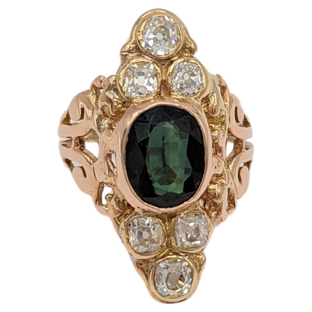 Vintage Green Sapphire and White Diamond Ring in 18K Rose Gold For Sale