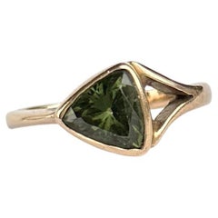 Vintage Green Sapphire Trillion and 9 Carat Ring Vintage Green Sapphire Trillion and 9 Carat Ring
