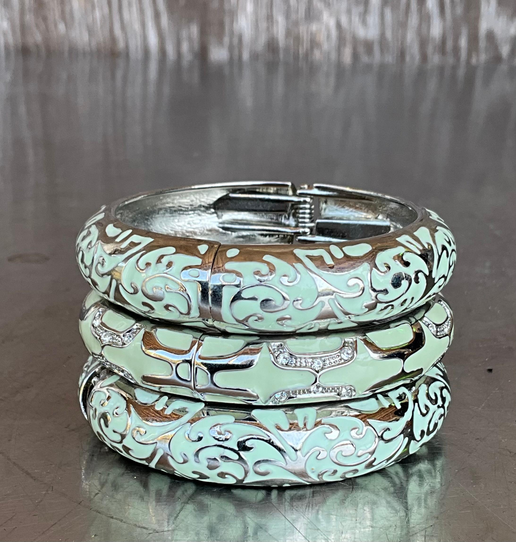 Braccialetti vintage con smalto verde e argento - Set di 3 pezzi In condizioni buone in vendita a Lake Worth Beach, FL