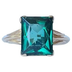 Vintage Green Spinel and 10 Carat Gold Cocktail Ring