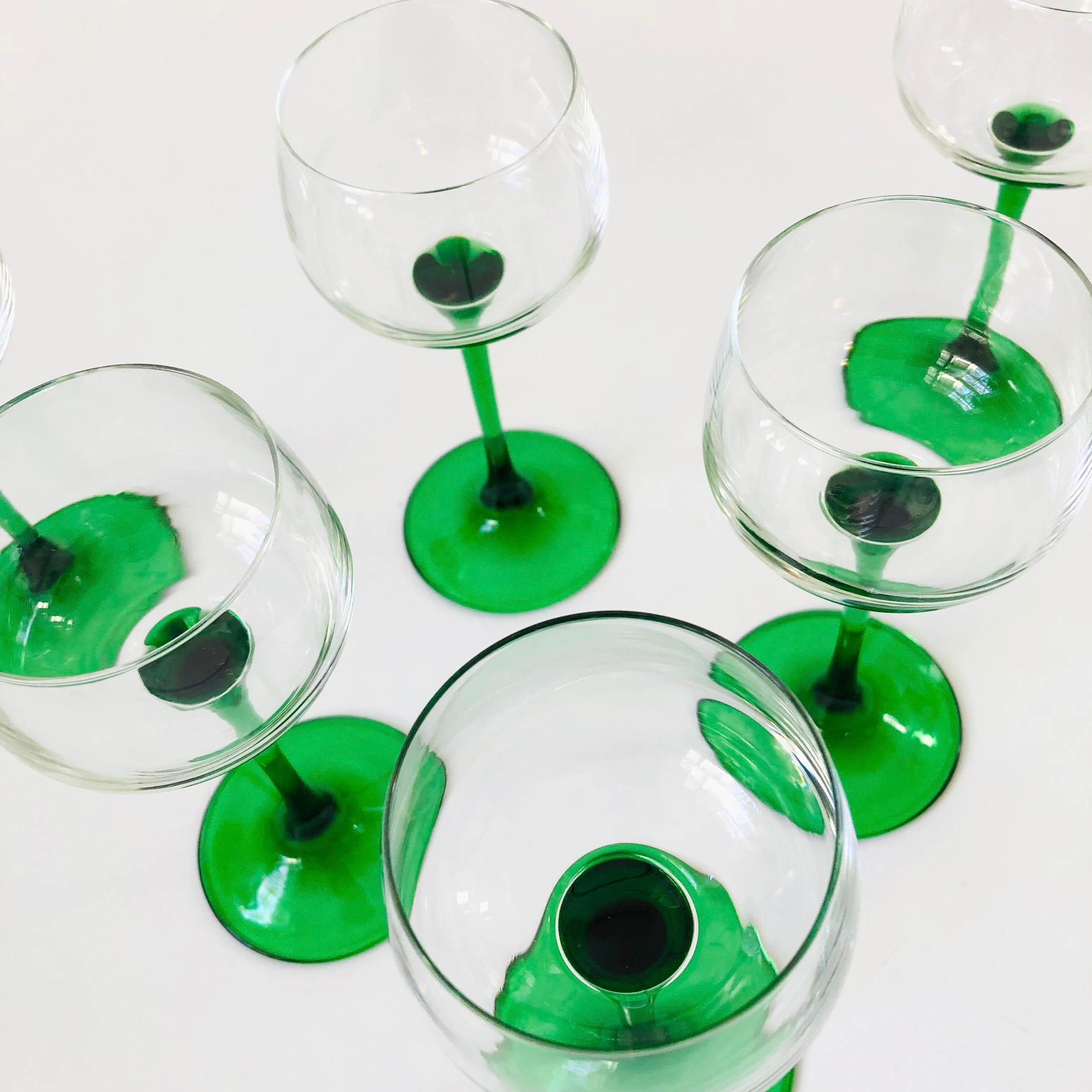 Vintage Green Stemmed Champagne Coupes - Set of 6 In Good Condition In Vallejo, CA