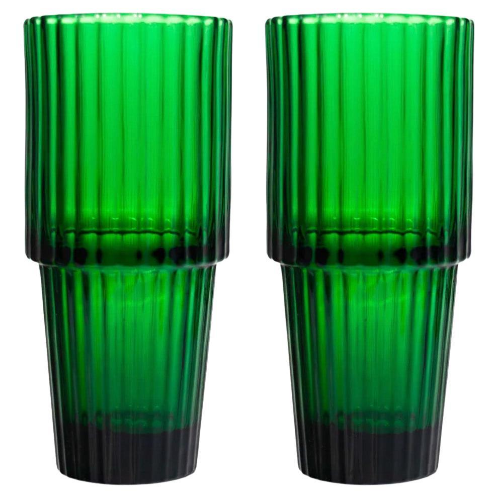 Verre vintage effilé vert, représenté par Tuleste Factory 