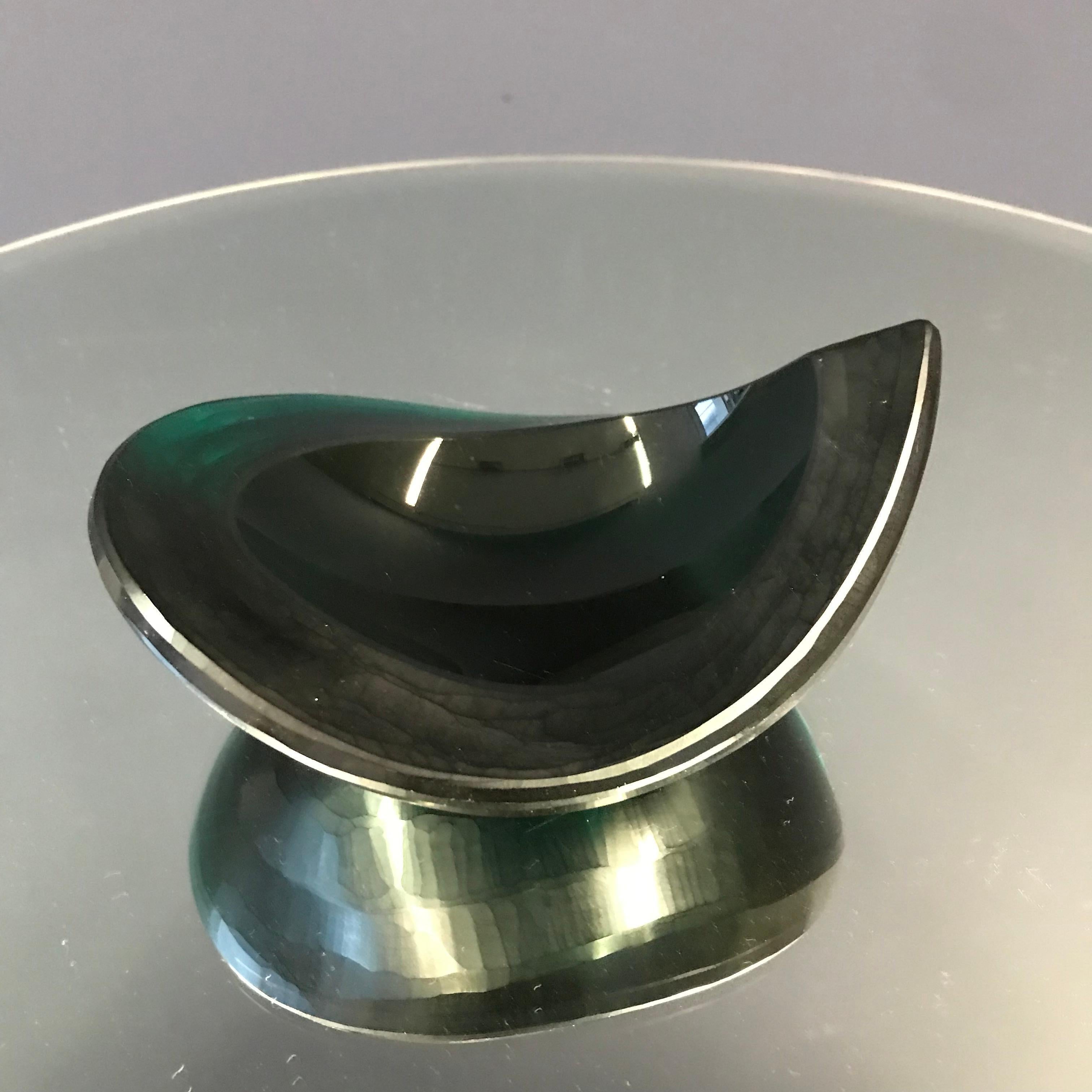Mid-Century Modern Vintage Green Teardrop Glass Ash Tray For Sale