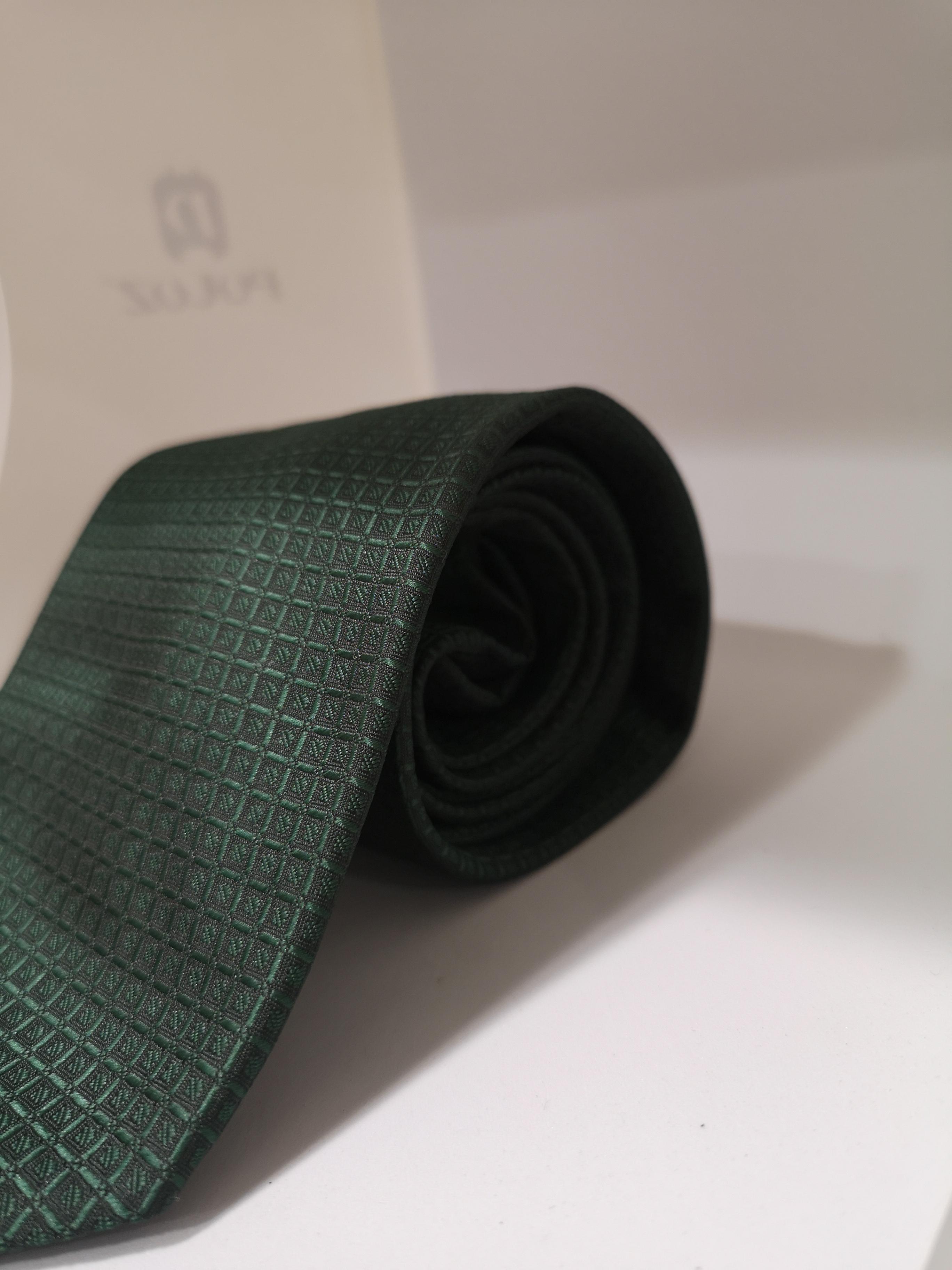 Black Vintage green tie