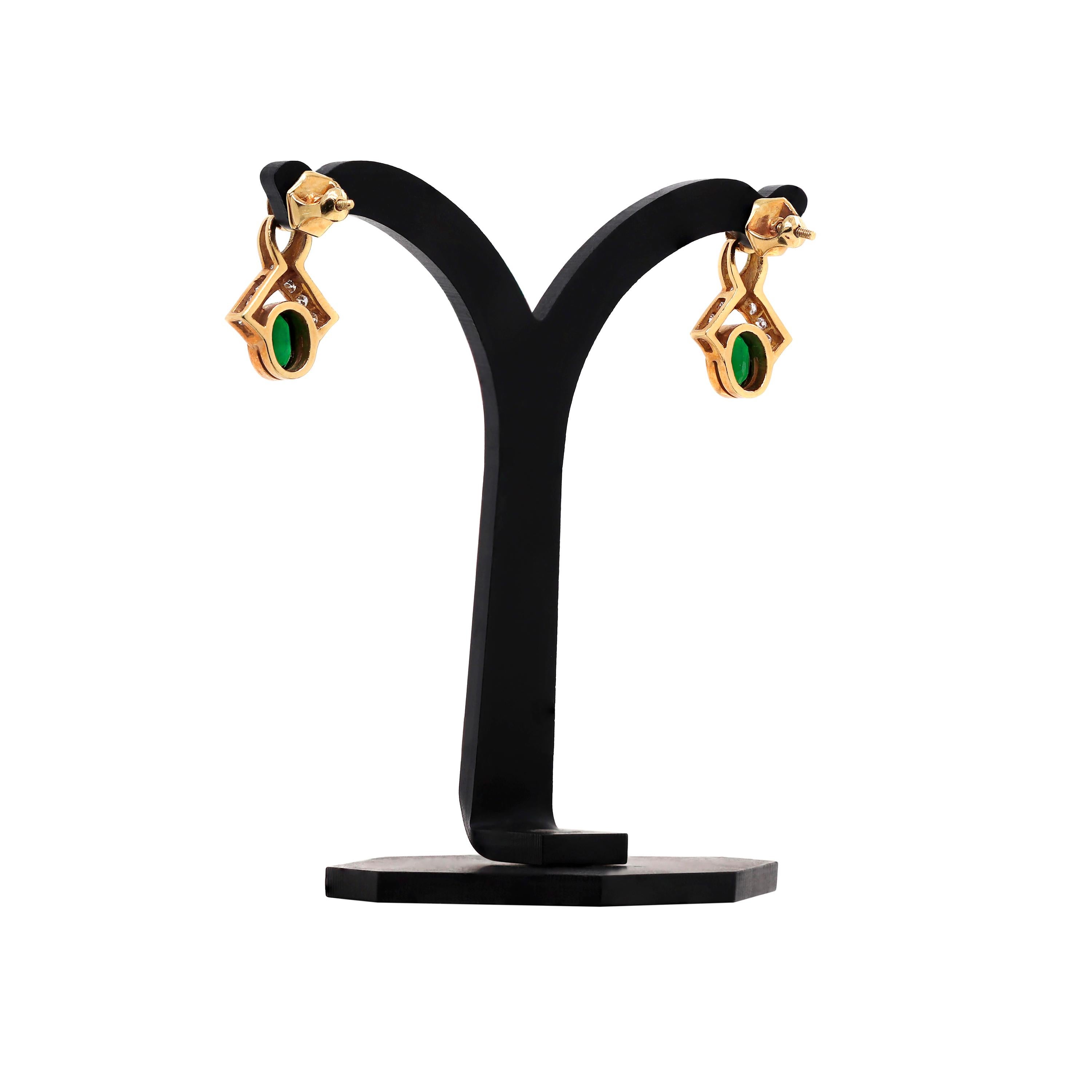 Retro Vintage Green Tourmaline and Diamond 18 Carat Yellow Gold Dangle Earrings For Sale