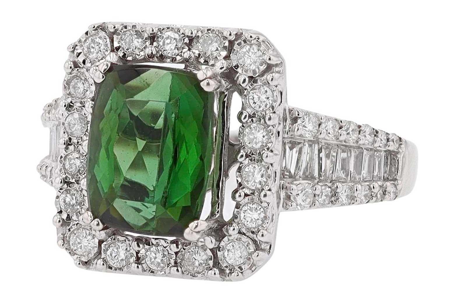 Vintage Grüner Turmalin Diamant Halo Edelstein Verlobungsring im Zustand „Hervorragend“ im Angebot in Santa Barbara, CA