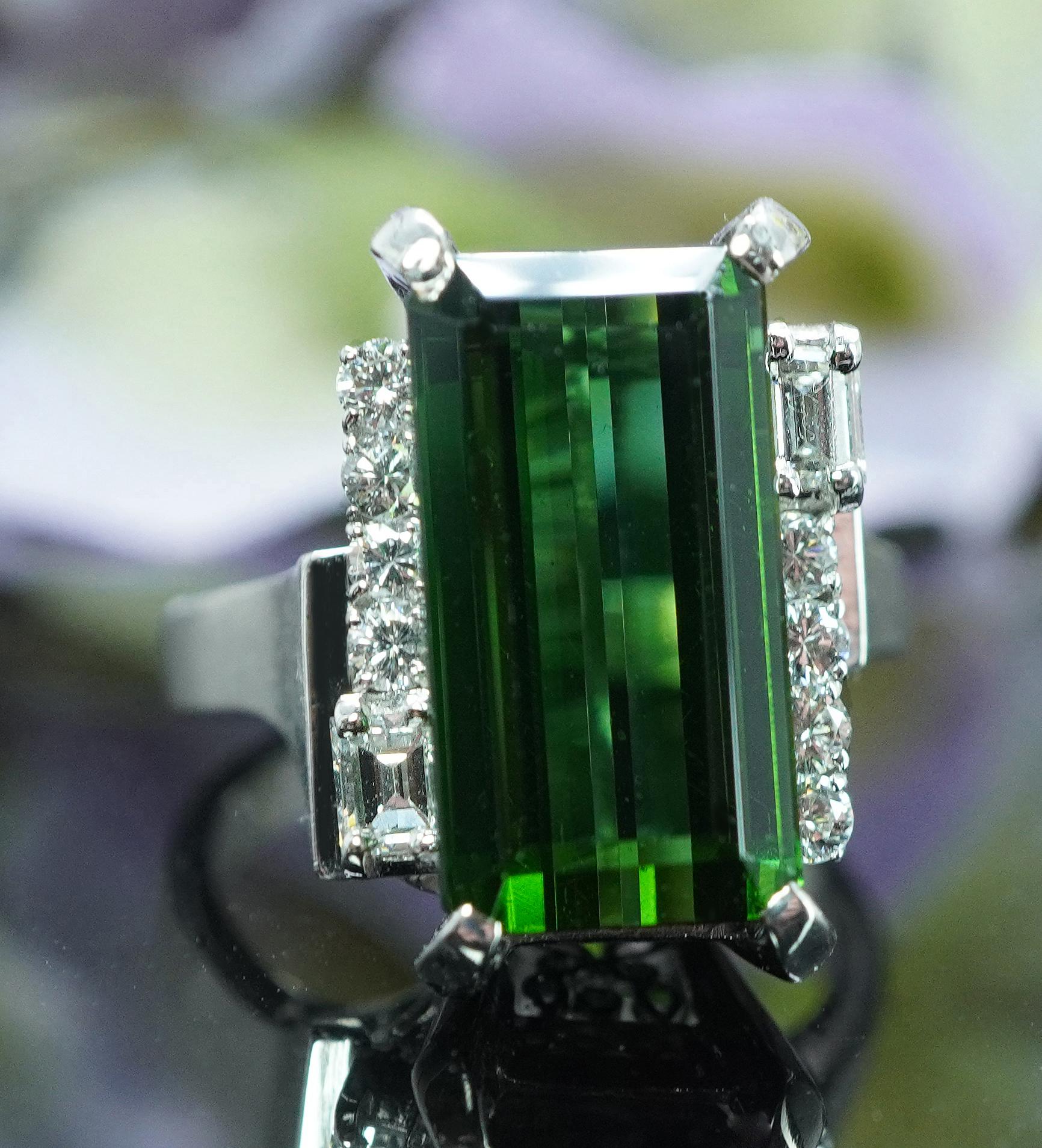  Vintage Green Tourmaline Emerald Diamond Cocktail Ring Platinum Estate Heavy 5.7ct Estate

What a great ring. It has it all, a beautiful tourmaline and brilliant diamonds all set in a fascinating design. Fantastic piece of estate jewelry crafted in