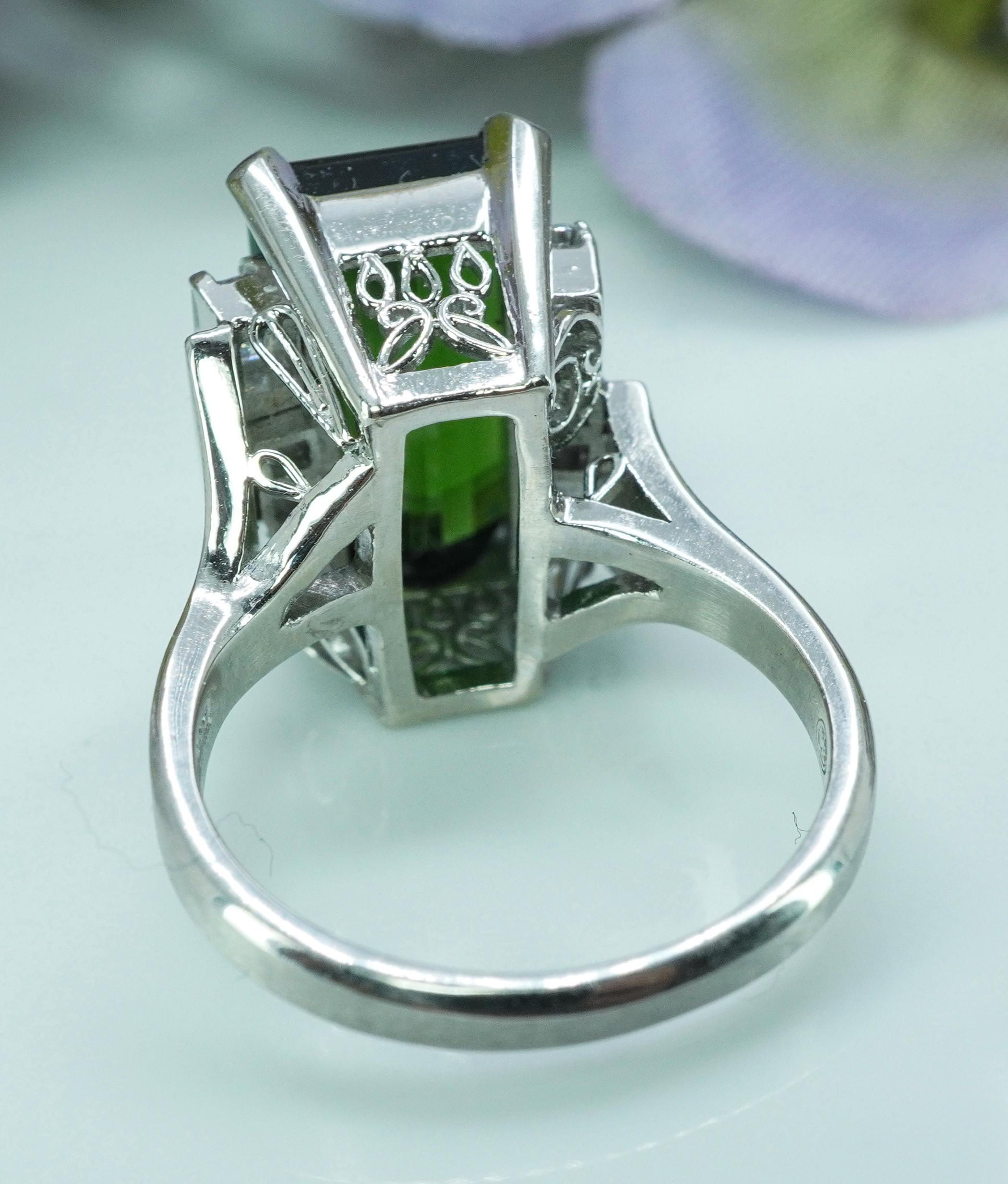 Vintage Green Tourmaline Emerald Diamond Cocktail Ring Platinum Estate Heavy 5.7 For Sale 2