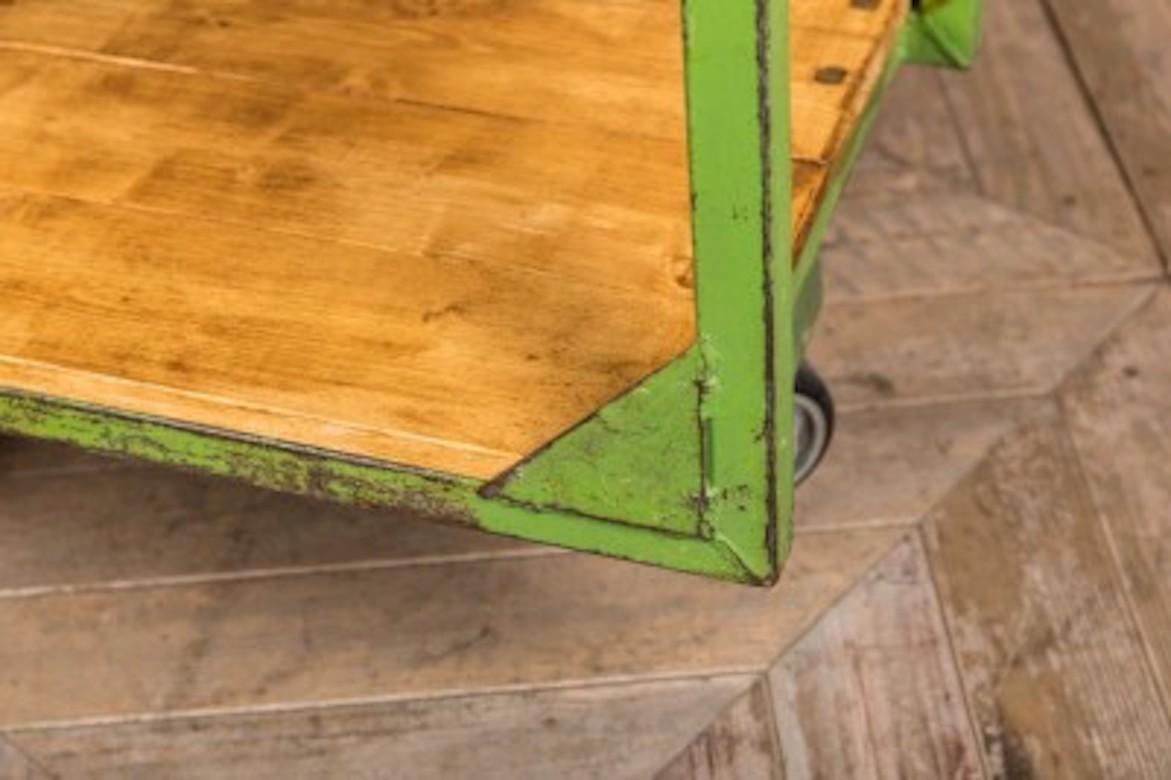 Vintage Green Trolley Unit On Wheels, circa 1950s For Sale 1