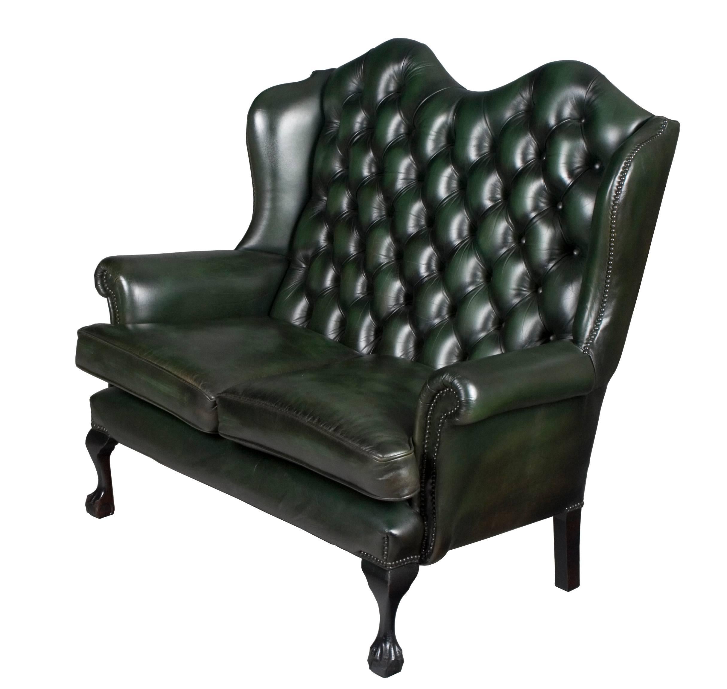 Late 20th Century Vintage Green Tufted Leather Queen Anne Style Loveseat For Sale