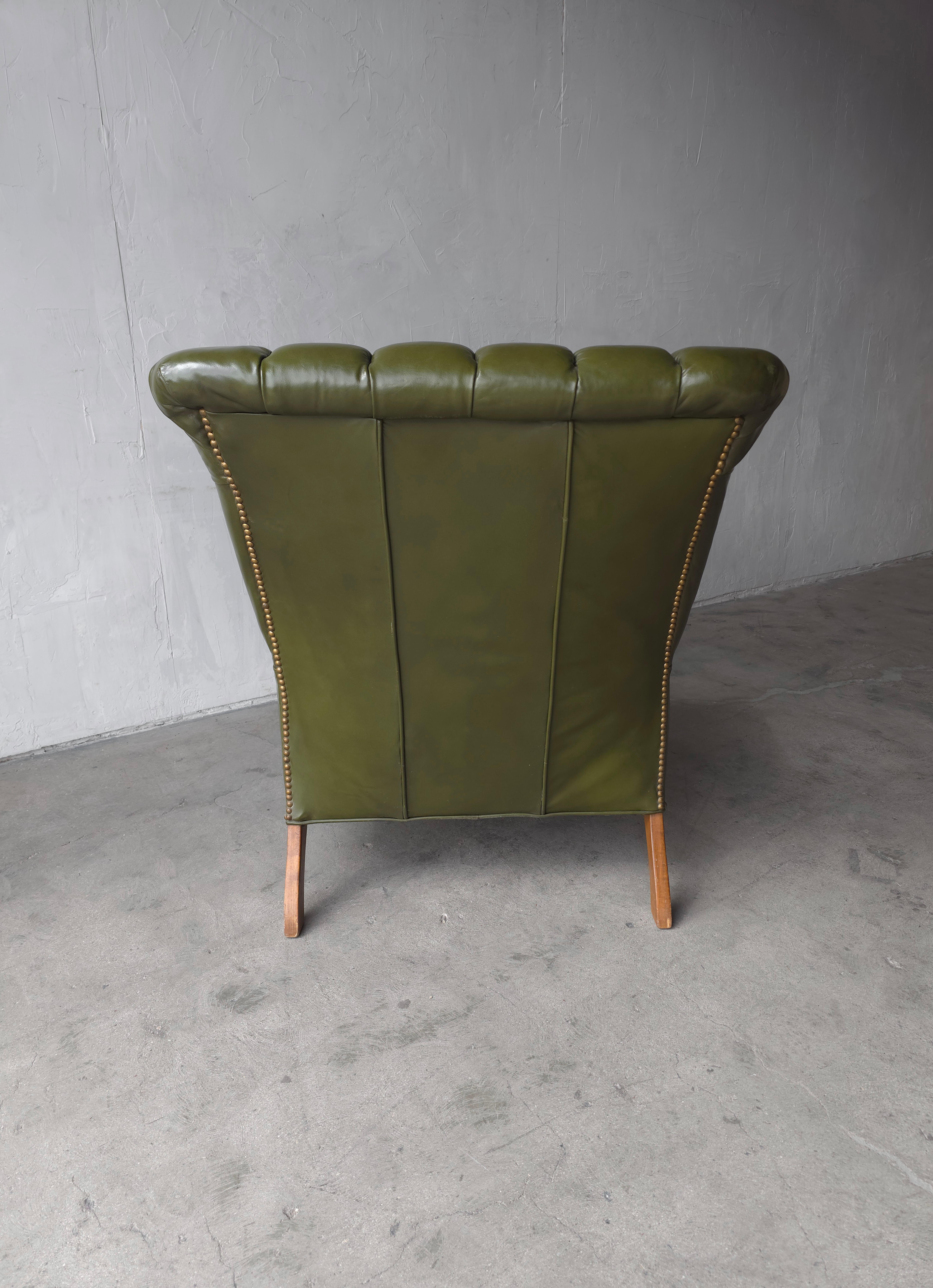 Vintage Green Tufted Leather Sleepy Hollow Chair and Ottoman For Sale 9