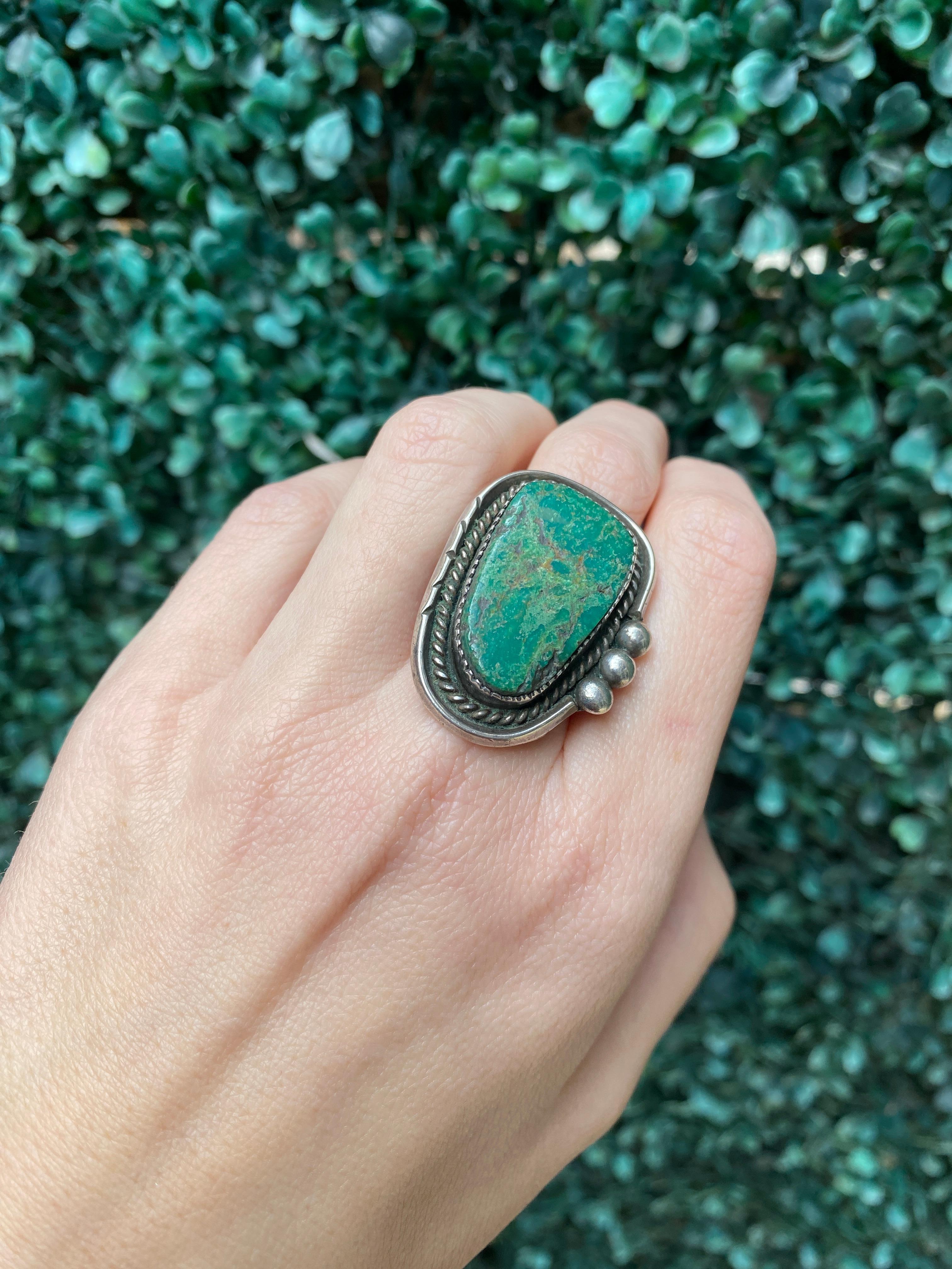Vintage Green Turquoise Sterling Silver Ring In Good Condition For Sale In Houston, TX