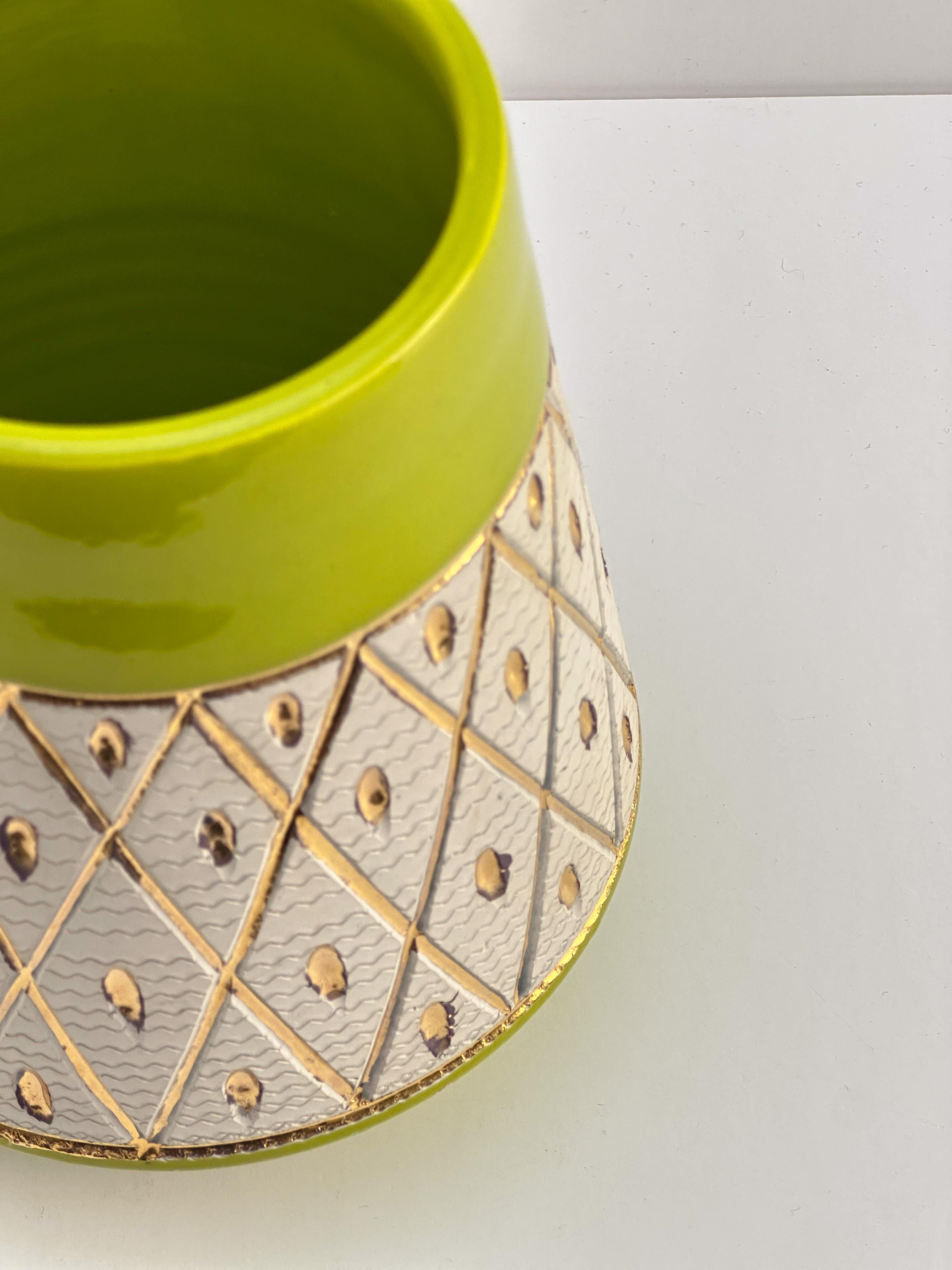 Mid-Century moderno Vaso in ceramica italiana verde lime di metà secolo di Fratelli Fanciullacci, 1950s in vendita