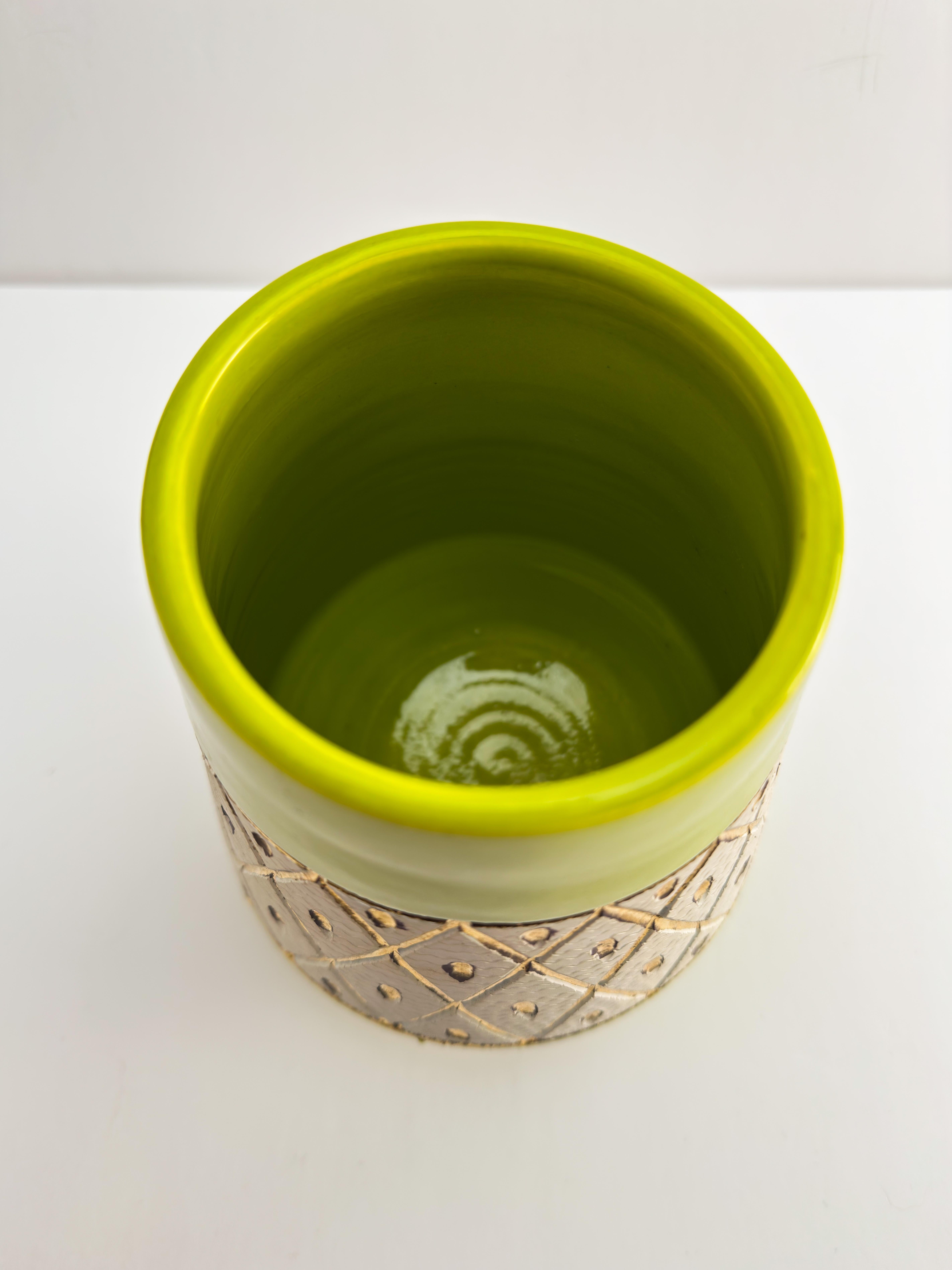 Oro Vaso in ceramica italiana verde lime di metà secolo di Fratelli Fanciullacci, 1950s in vendita