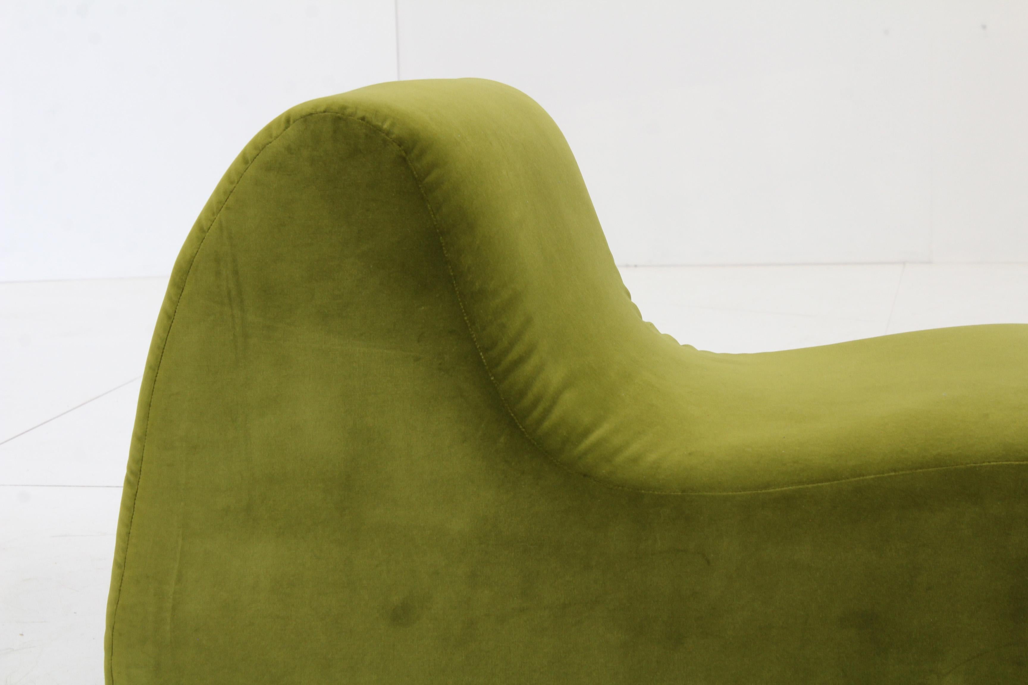 Fauteuil vintage en velours vert en vente 4