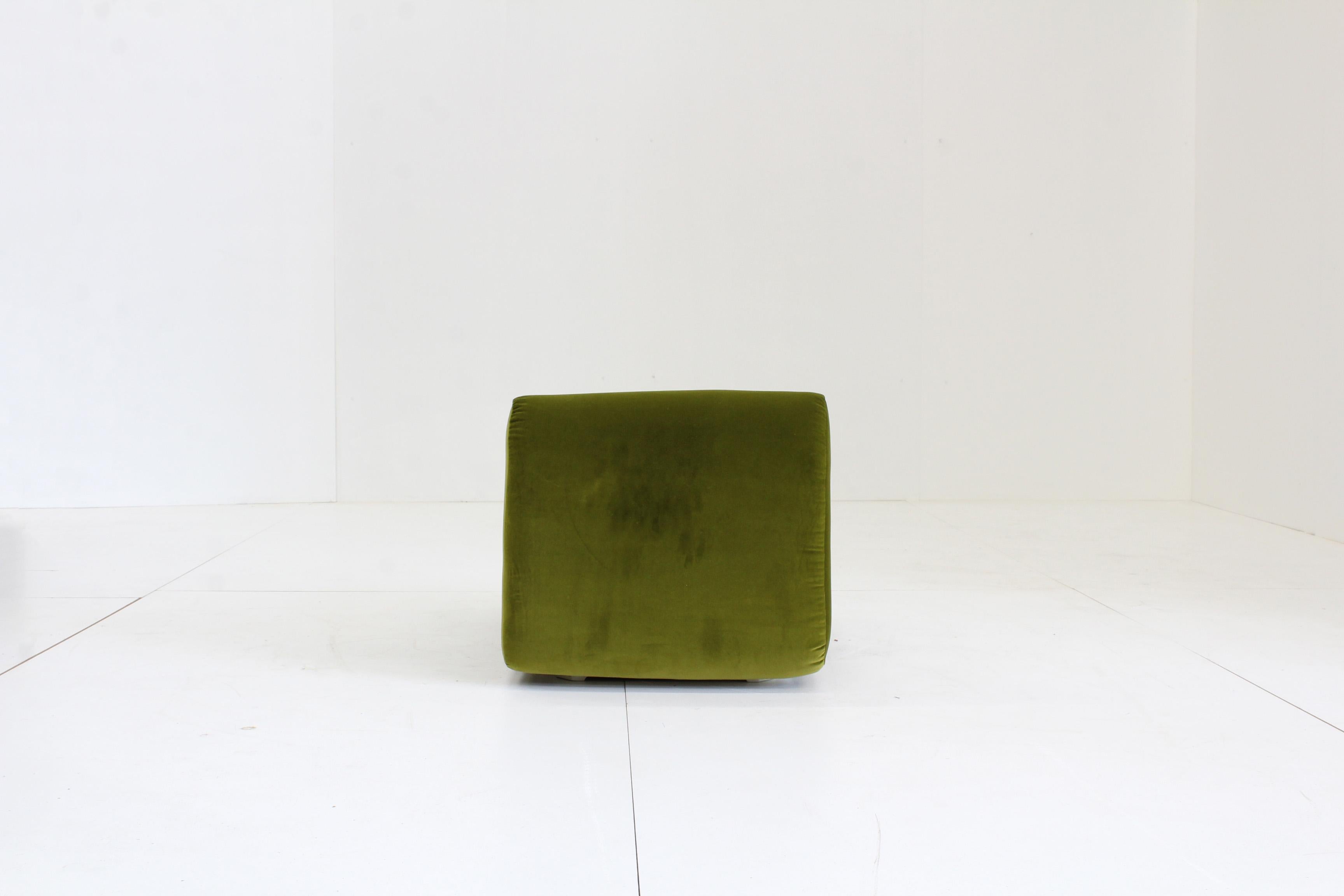 Mid-Century Modern Vintage green velvet armchair For Sale