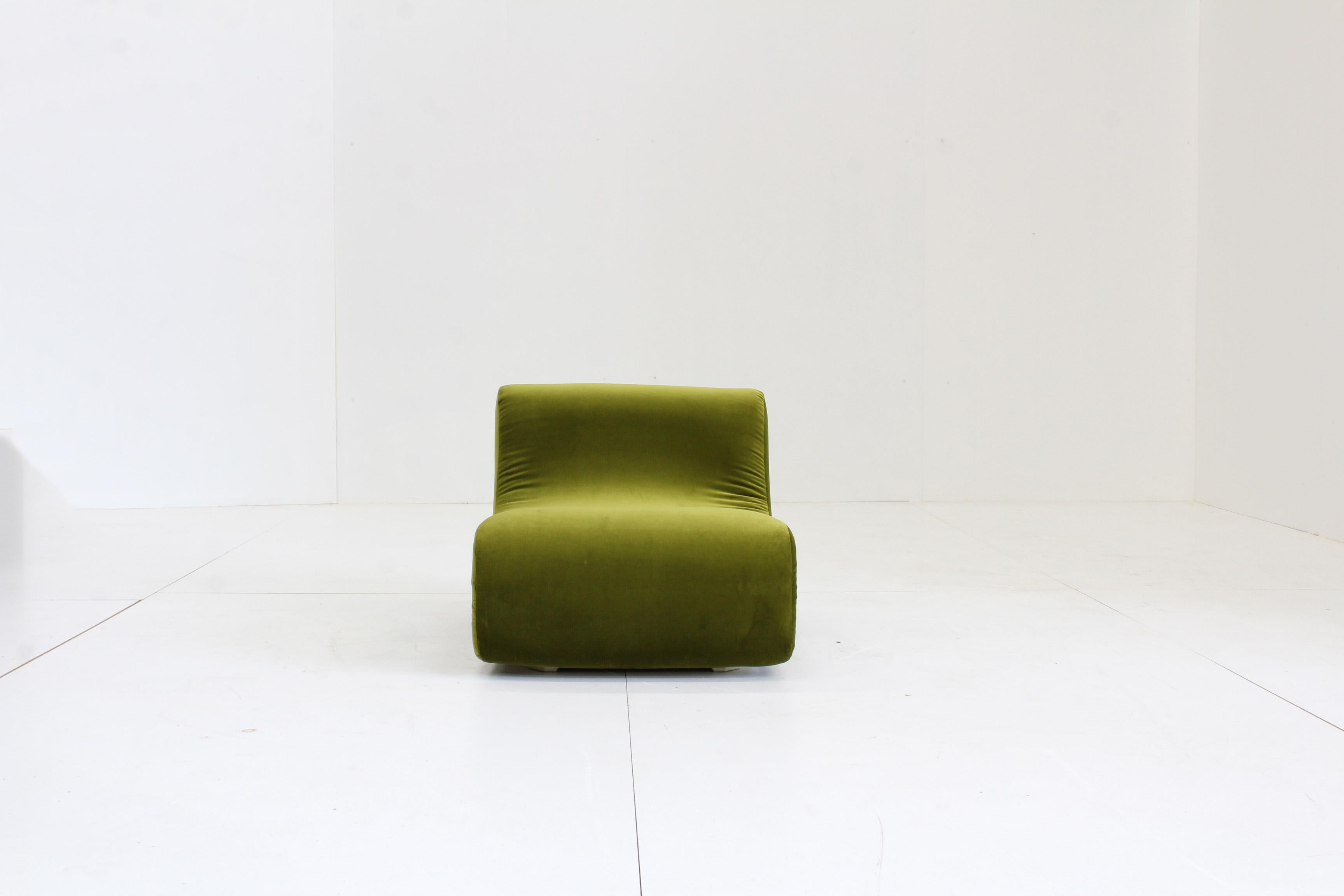 Late 20th Century Vintage green velvet armchair For Sale