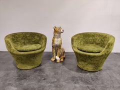Cocktailstühle aus grünem Samt:: 1960er Jahre