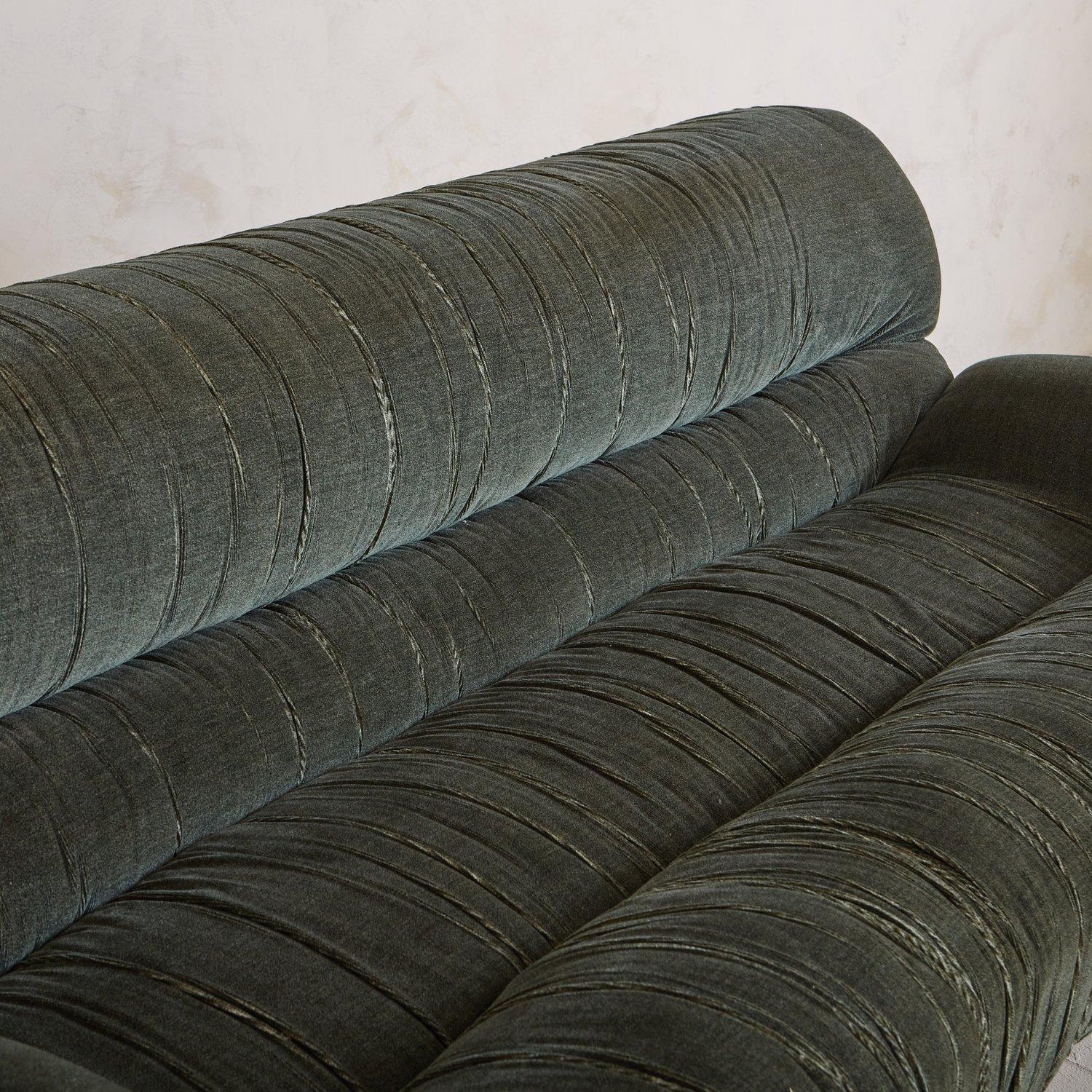 Italian Vintage Green Velvet Ruched Sofa, Italy, 1970s
