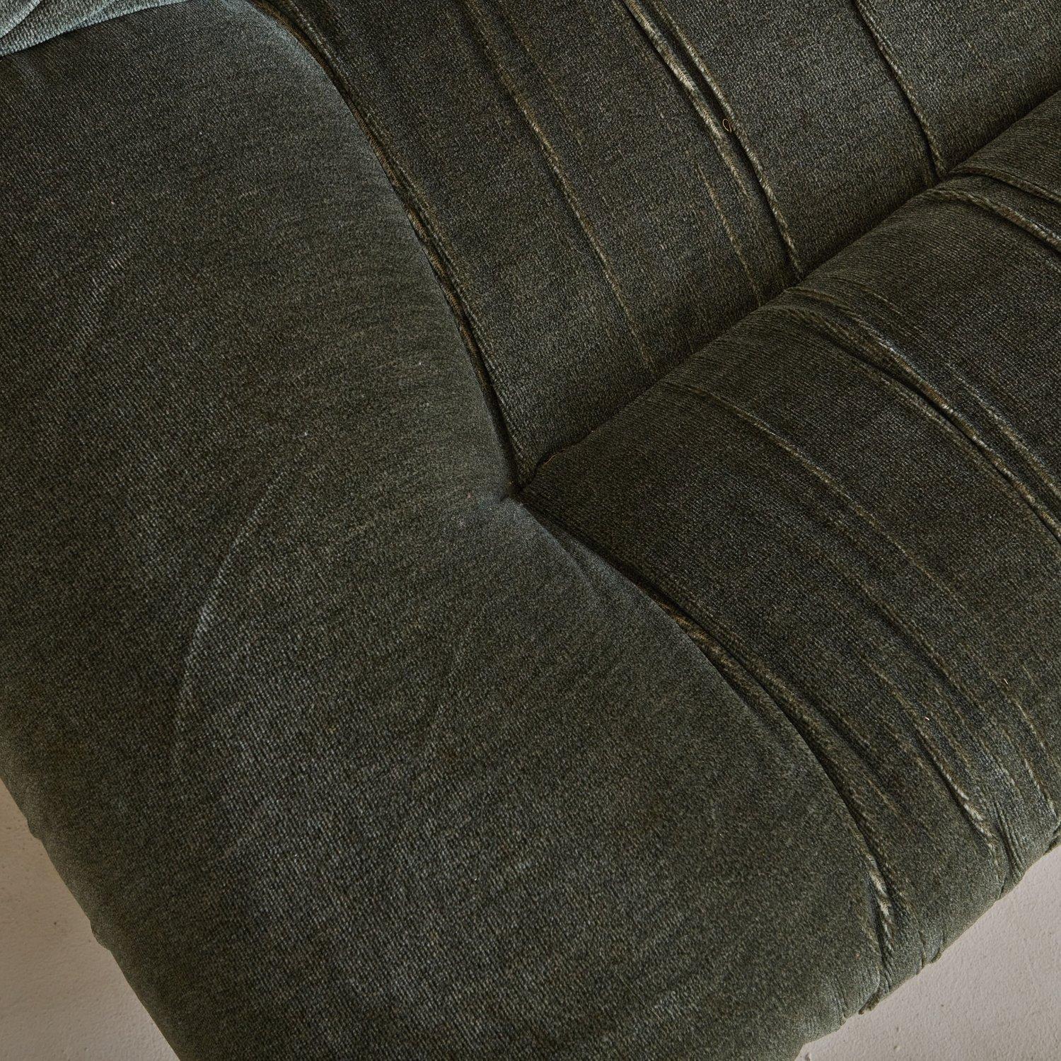 Vintage Green Velvet Ruched Sofa, Italy, 1970s 1