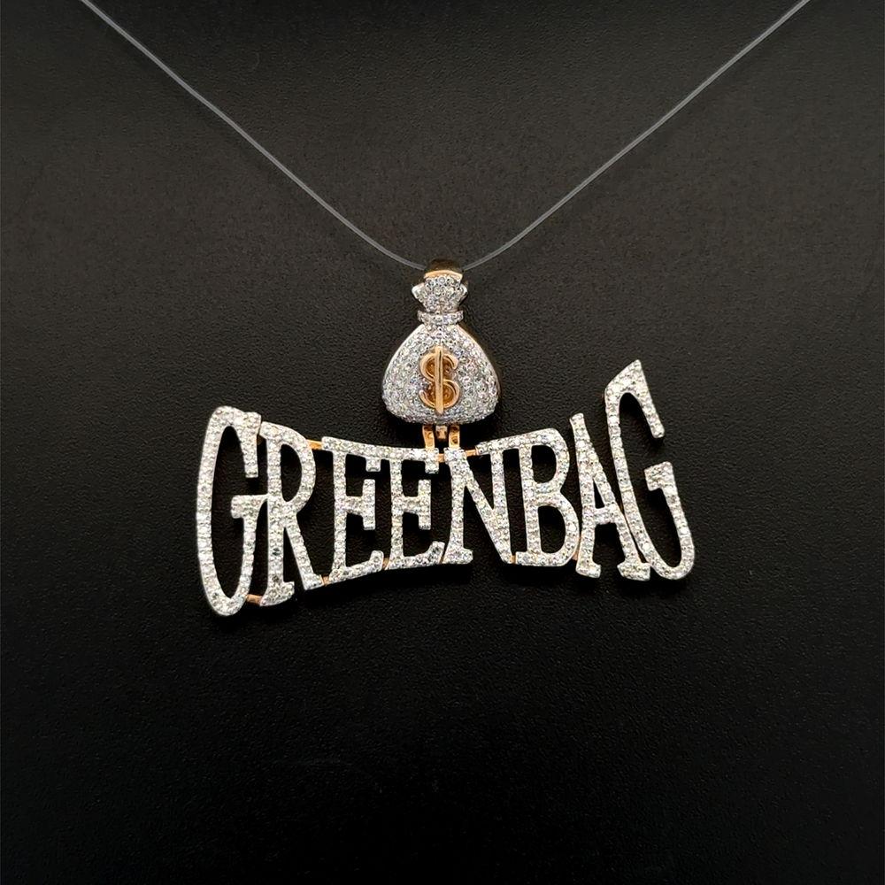Semplicemente favoloso! Collana con diamante GREENBAG in oro vintage. Incastonato a mano con diamanti rotondi taglio Brilliante, per un peso di circa 0,75tcw. Montaggio artigianale in oro giallo 10 carati. Il ciondolo misura circa 1,5