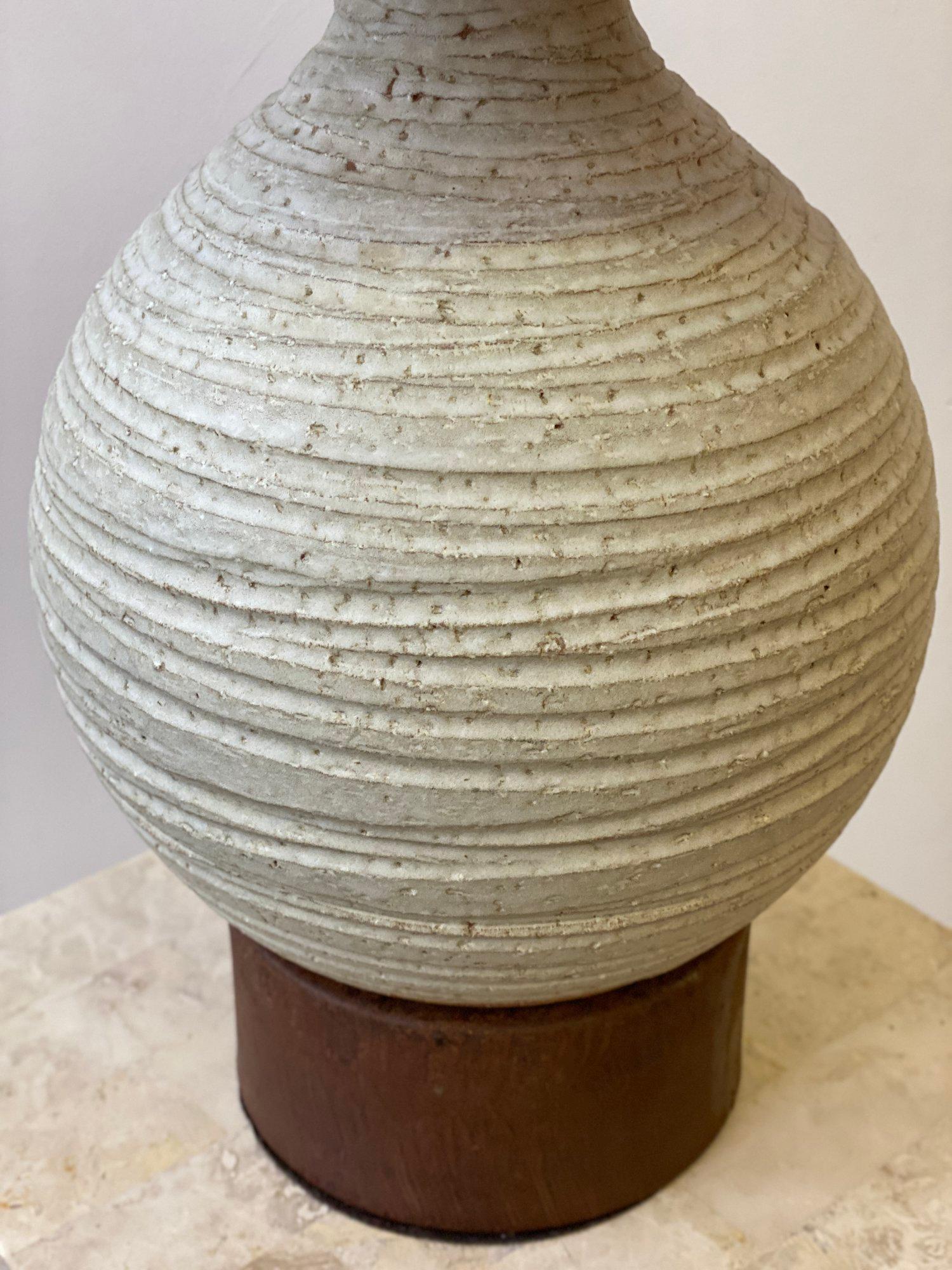 Métal Lampe de décoration en terre cuite grise de la série Pietra de Bitossi, vers 1950 en vente