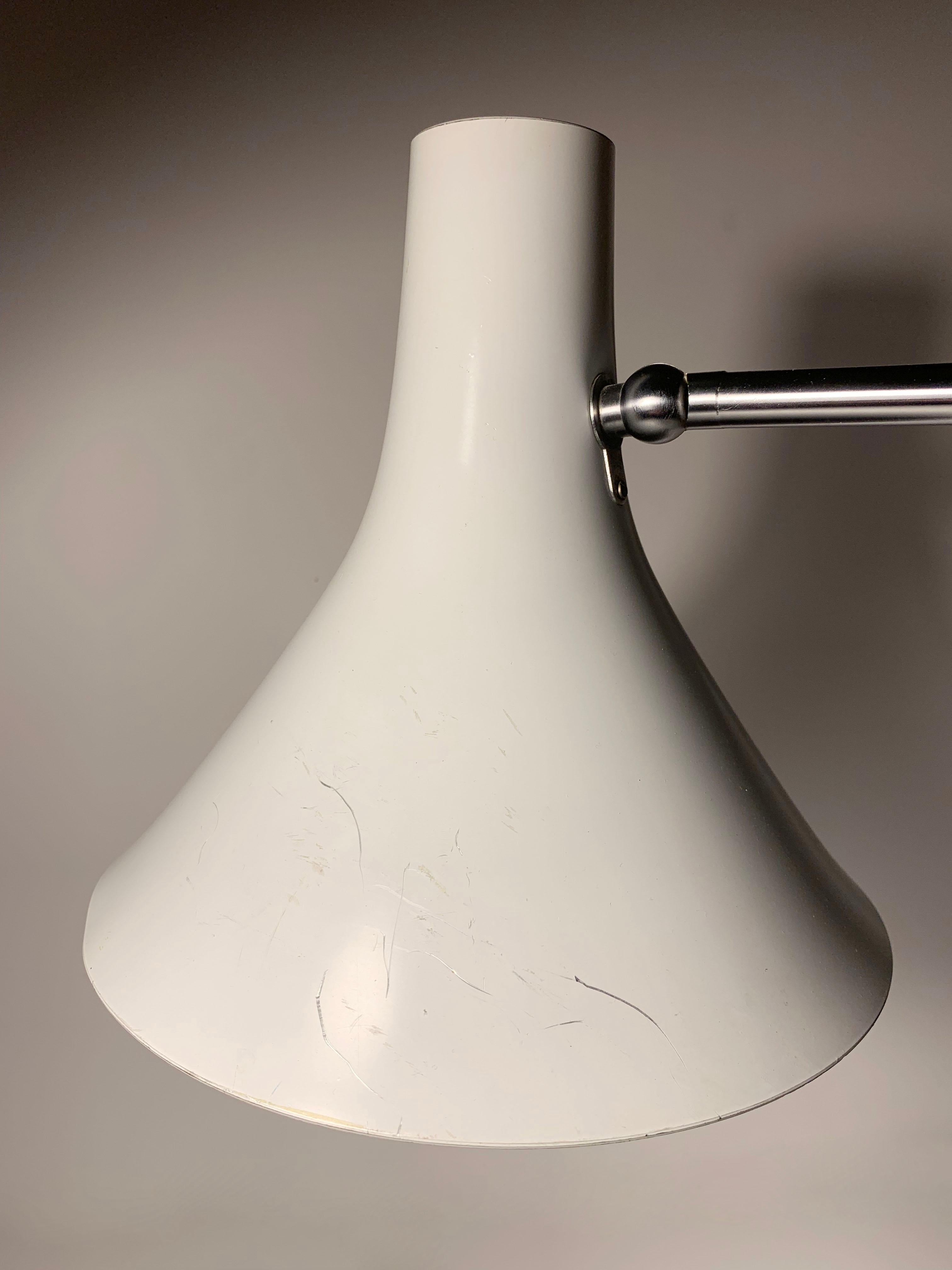 Lampe de bureau vintage Greta Von Nessen en acier inoxydable en vente 1