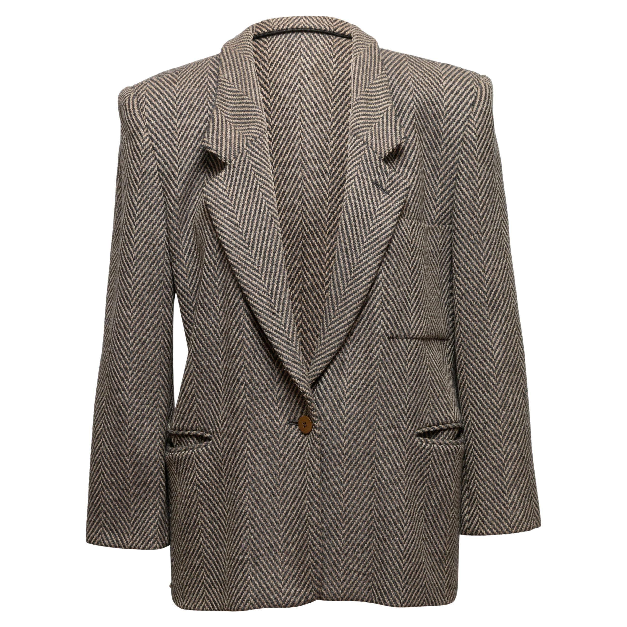 Vintage Grey & Beige Giorgio Armani Herringbone Virgin Wool Blazer Size IT 40 For Sale